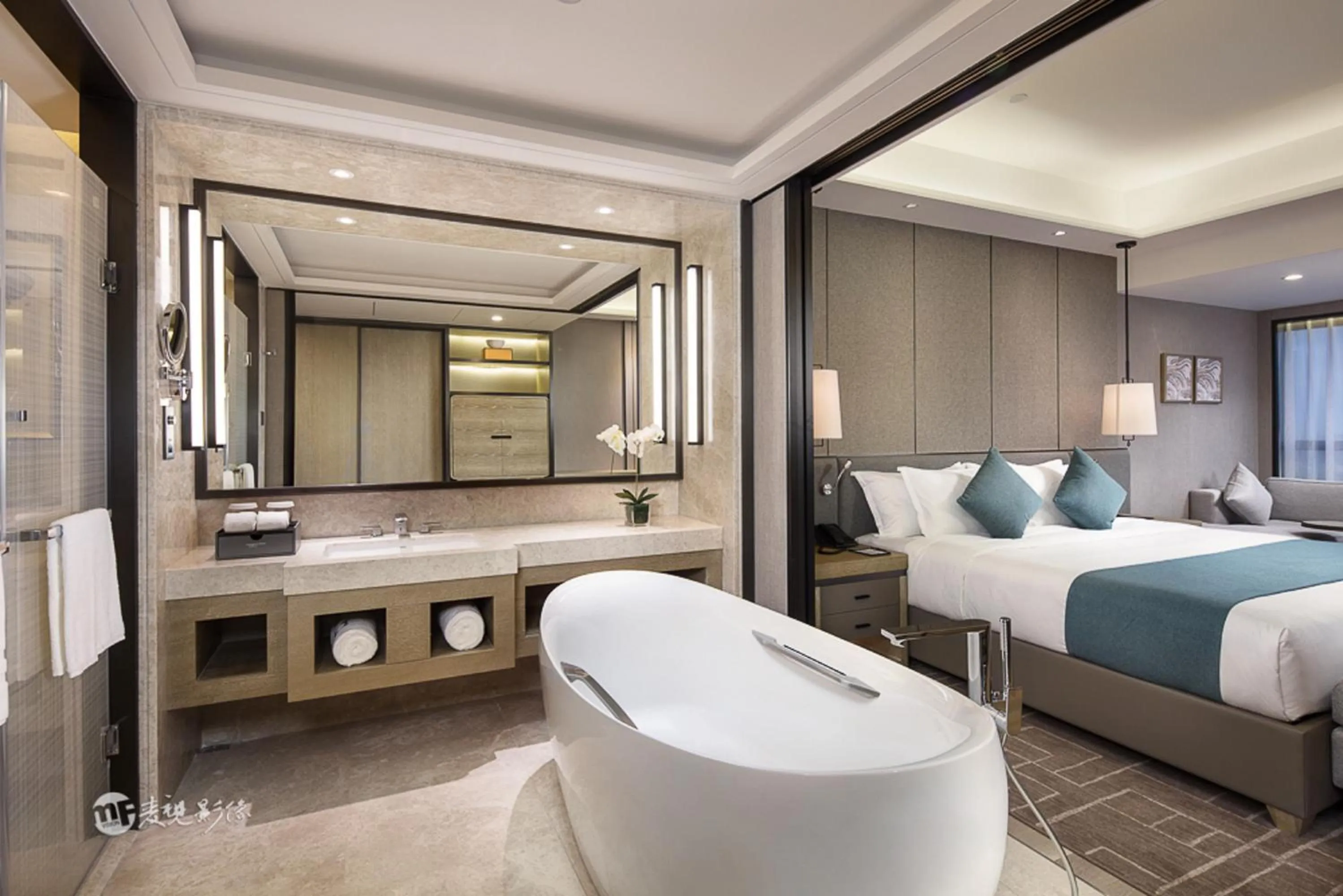 Decorative detail, Bed in Wyndham Grand Maoming