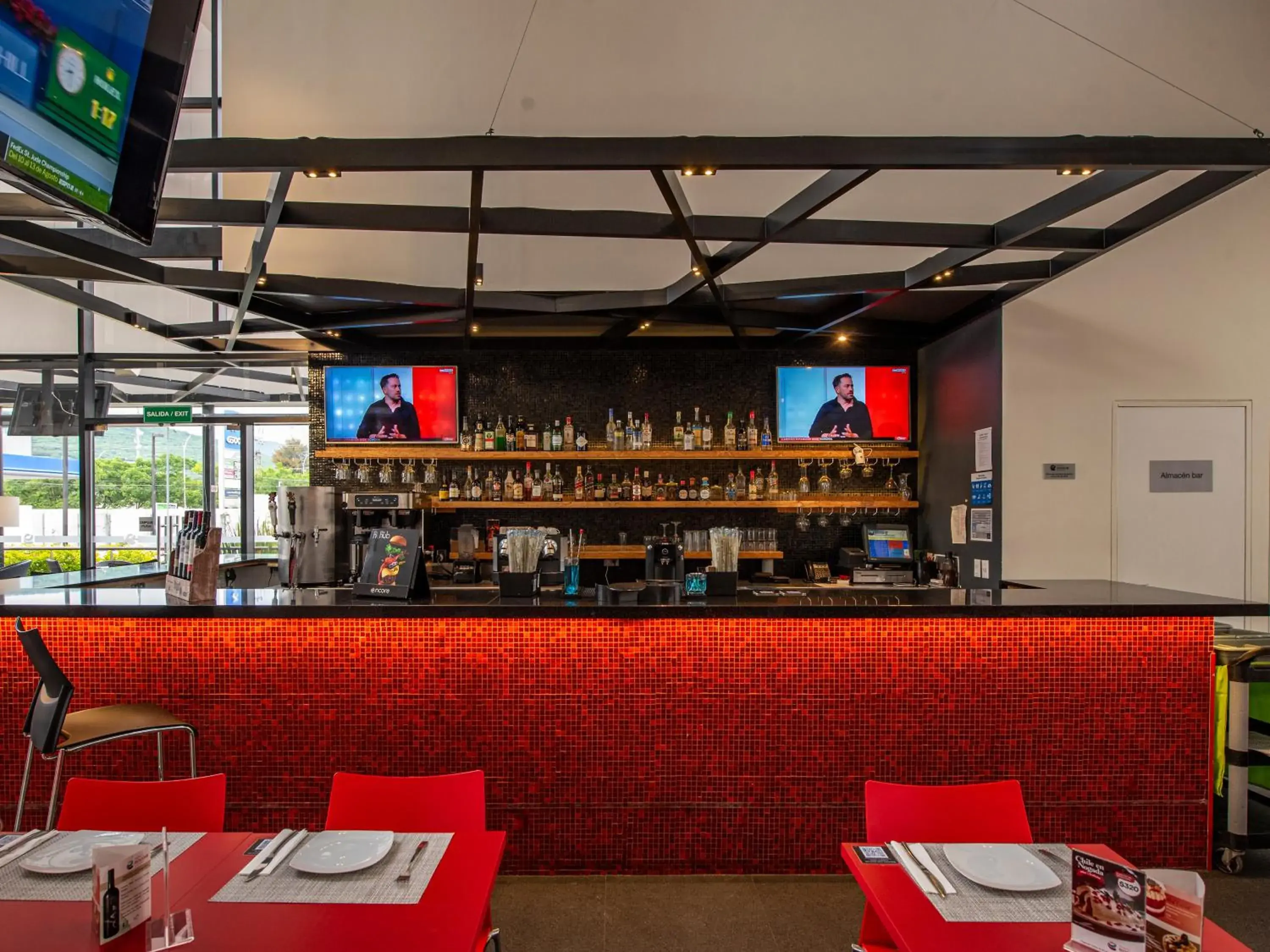 Lounge or bar in Ramada Encore by Wyndham Aguascalientes Lounge or bar in Ramada Encore by Wyndham Aguascalientes