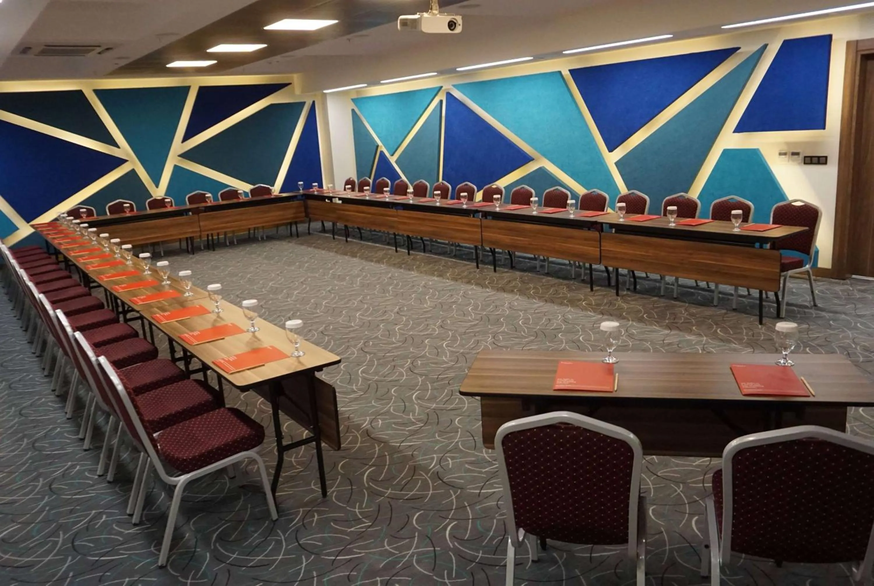 Meeting/conference room in Ramada by Wyndham Diyarbakir