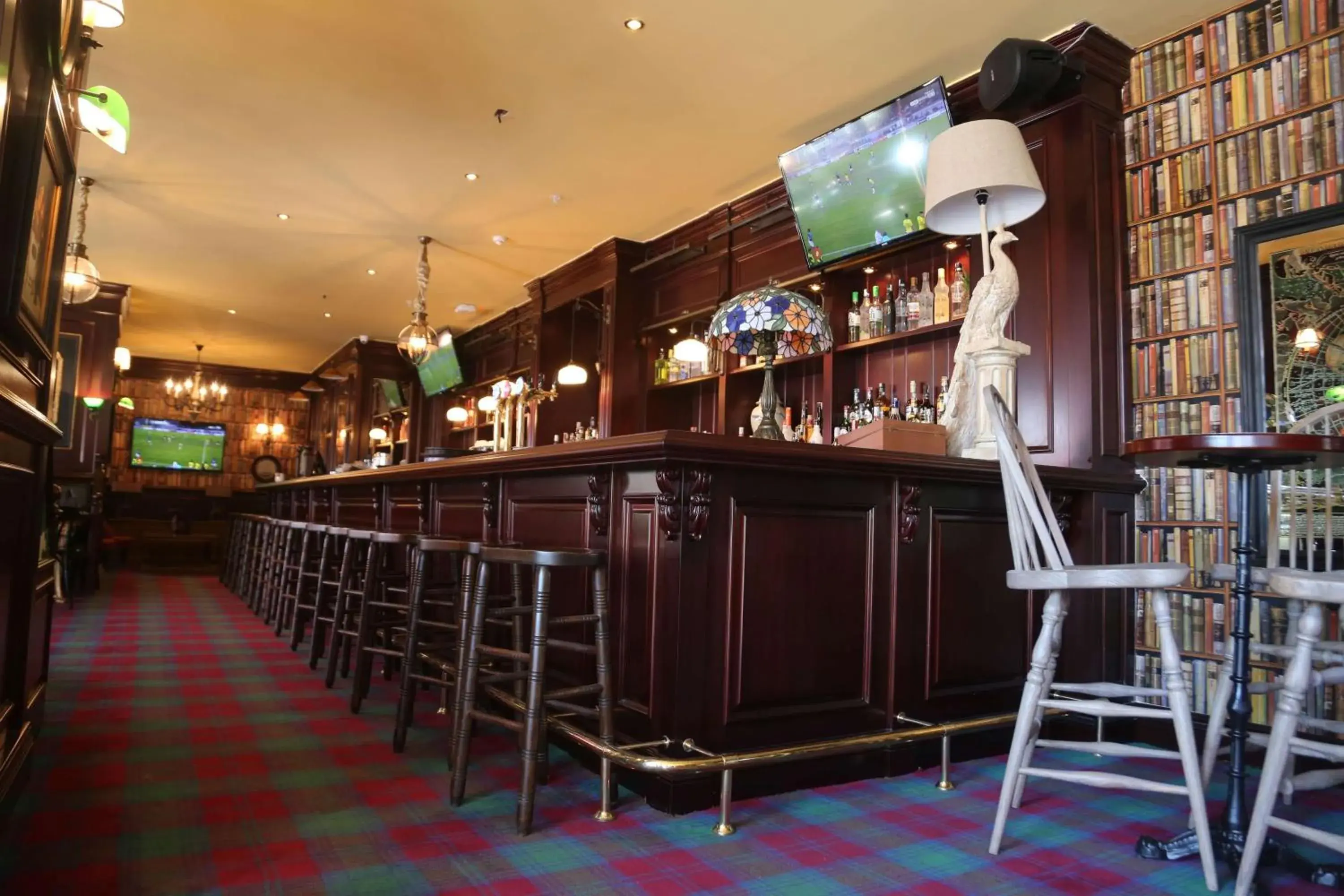 Lounge or bar in Ramada by Wyndham Diyarbakir Lounge or bar in Ramada by Wyndham Diyarbakir