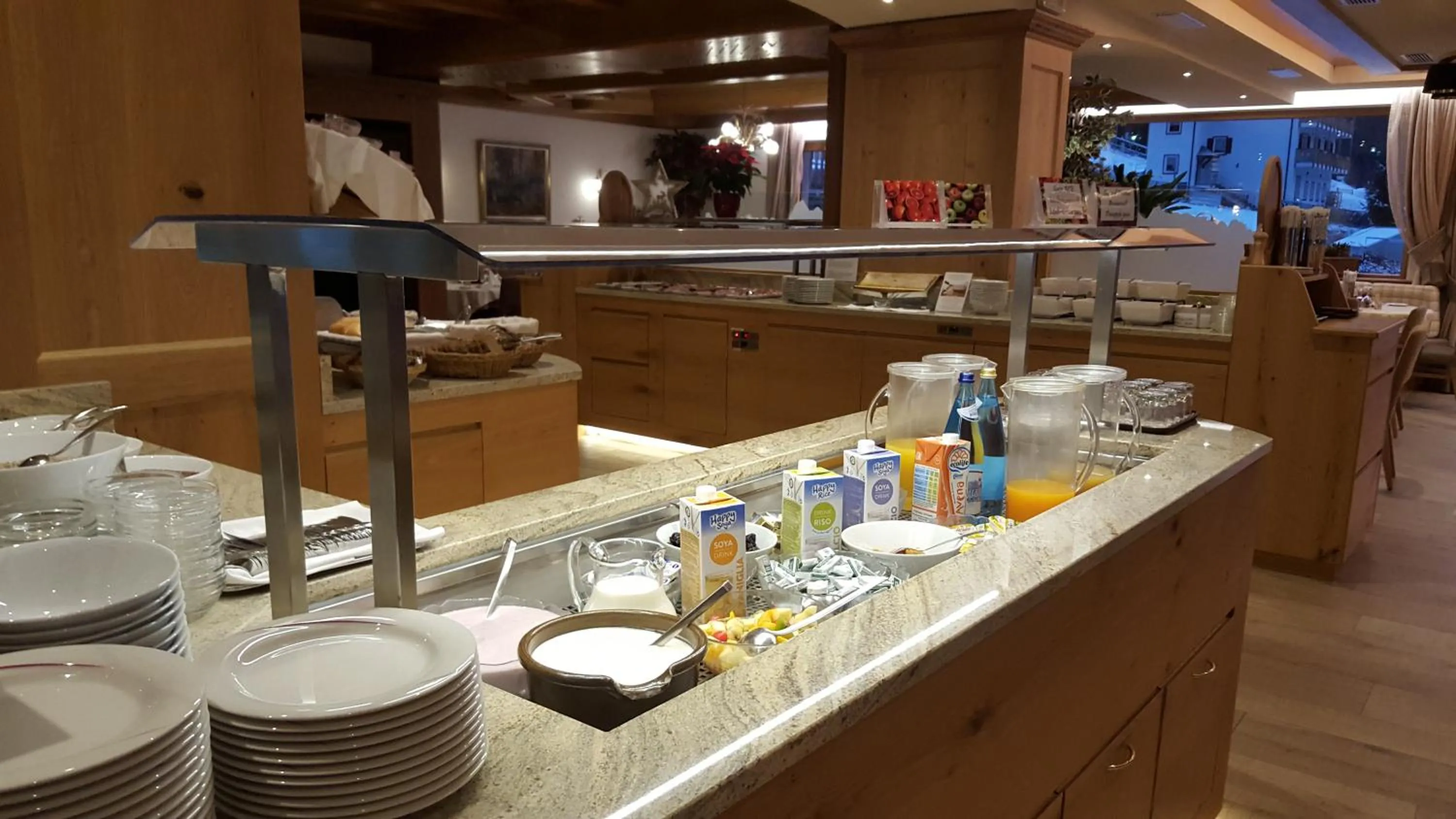 Buffet breakfast in Hotel Cesa Tyrol