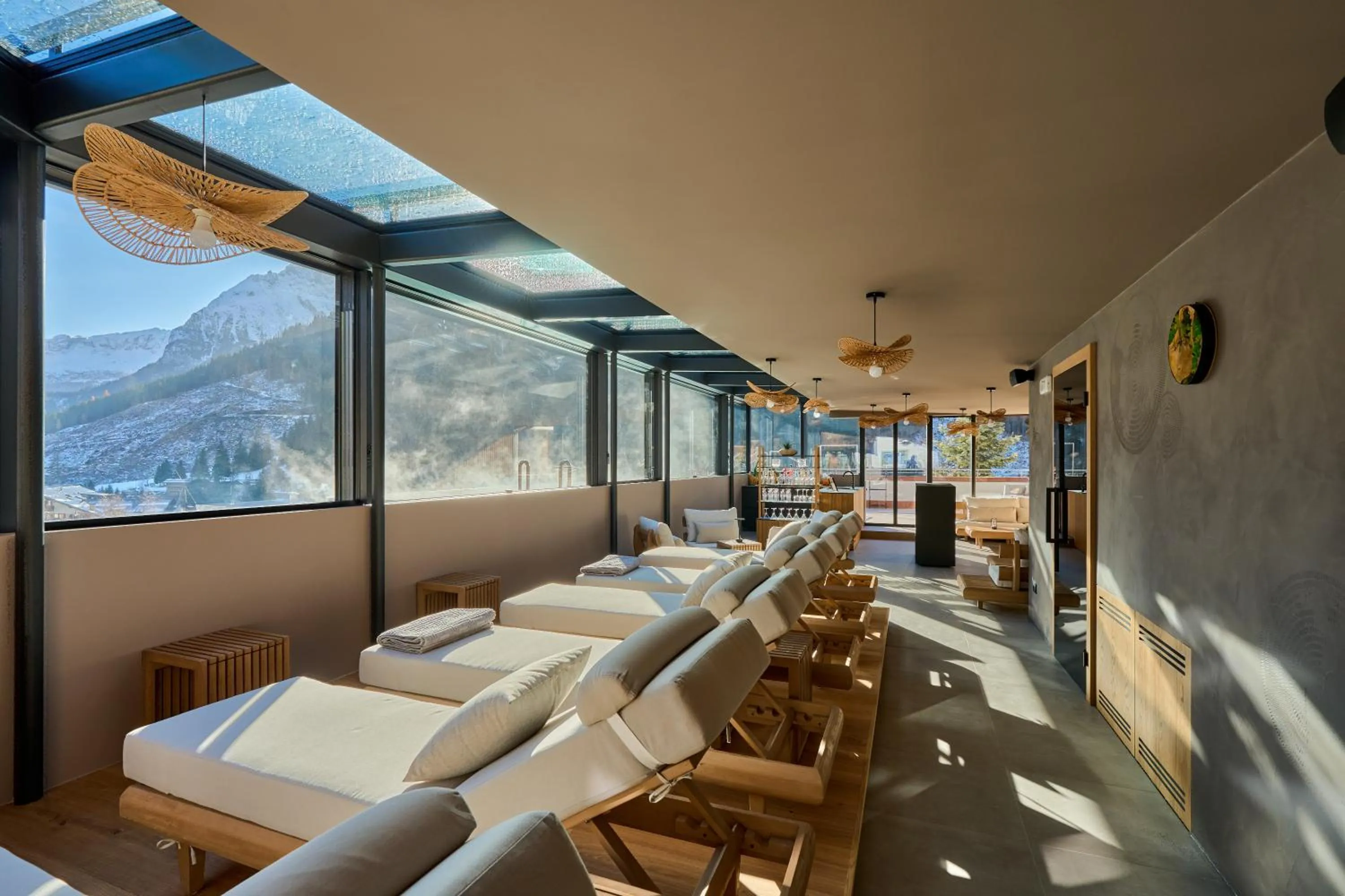 Swimming pool in Hotel Cesa Tyrol