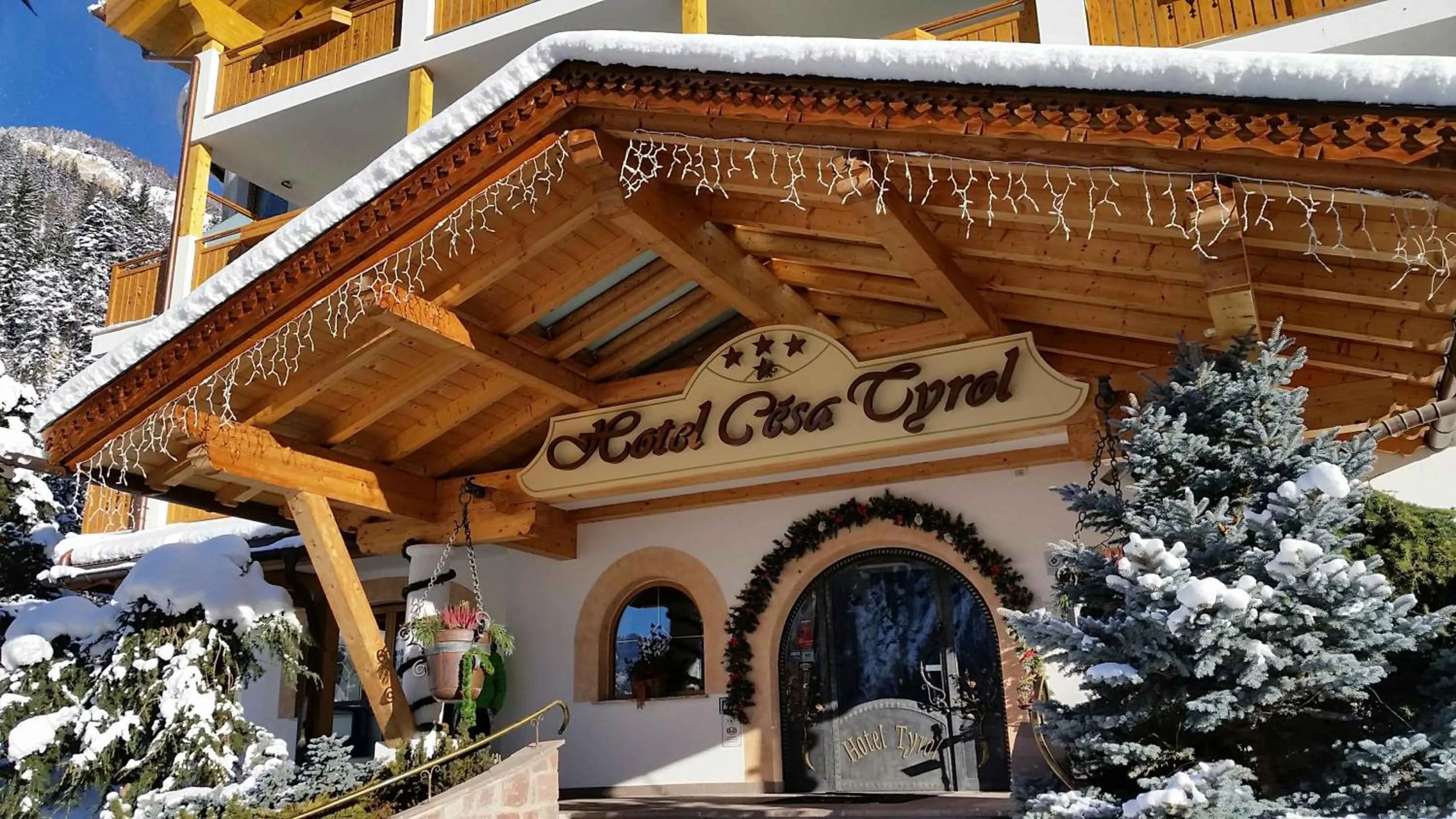 Facade/entrance in Hotel Cesa Tyrol