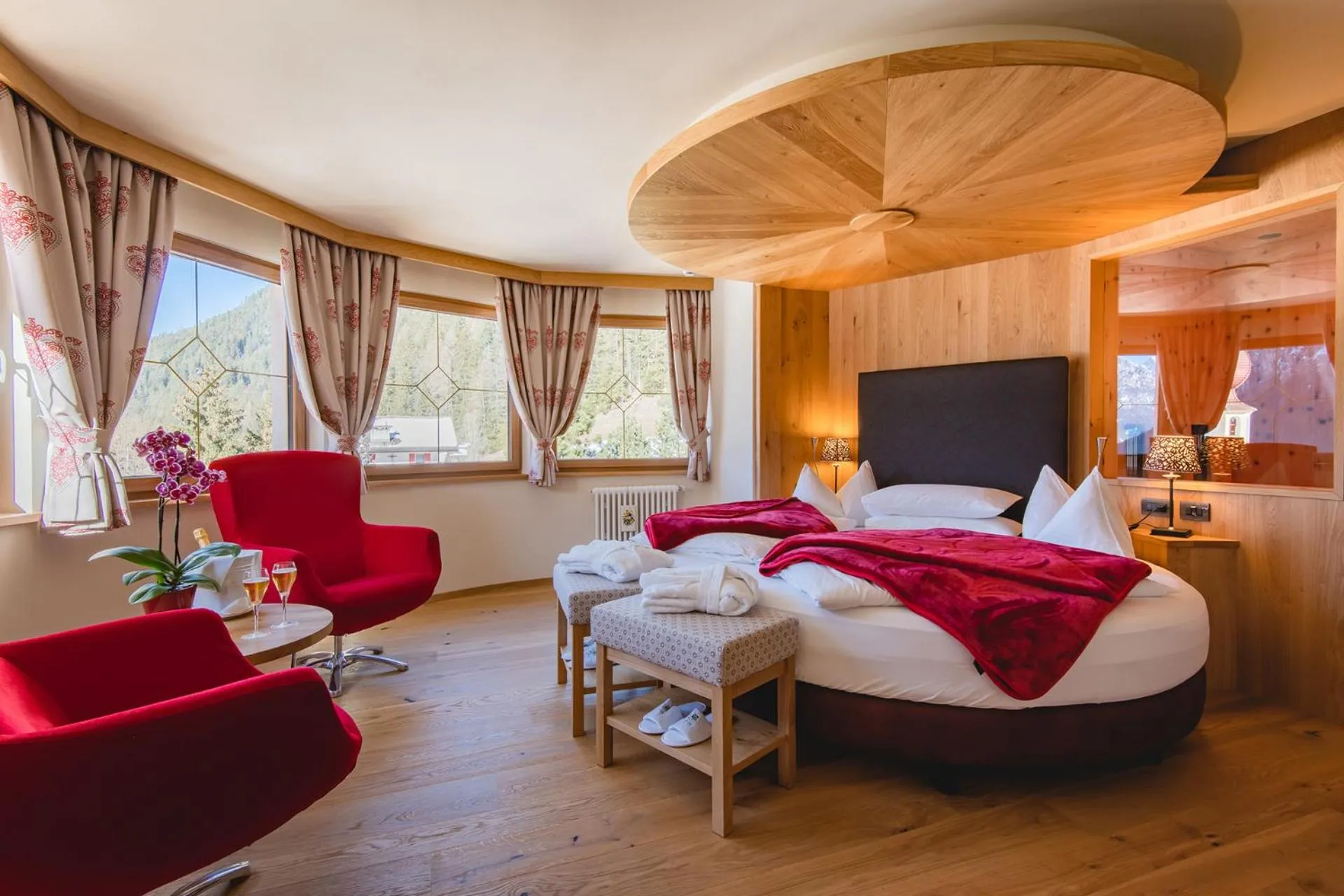 Bed in Hotel Cesa Tyrol