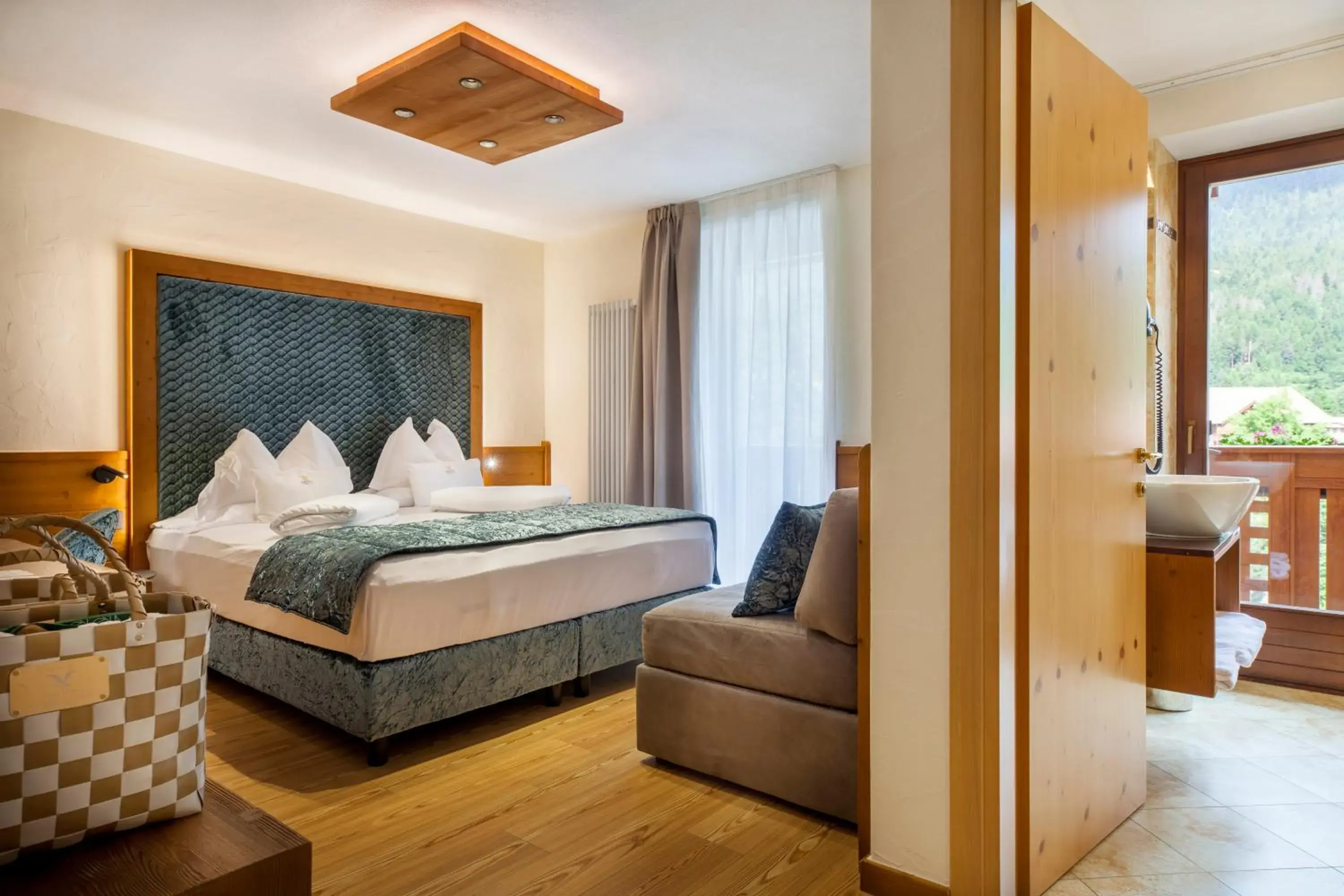 Superior Double or Twin Room with Mountain View and Spa Access in ADLER MERYEM wellness hotel - Andalo Superior Double or Twin Room with Mountain View and Spa Access in ADLER MERYEM wellness hotel - Andalo