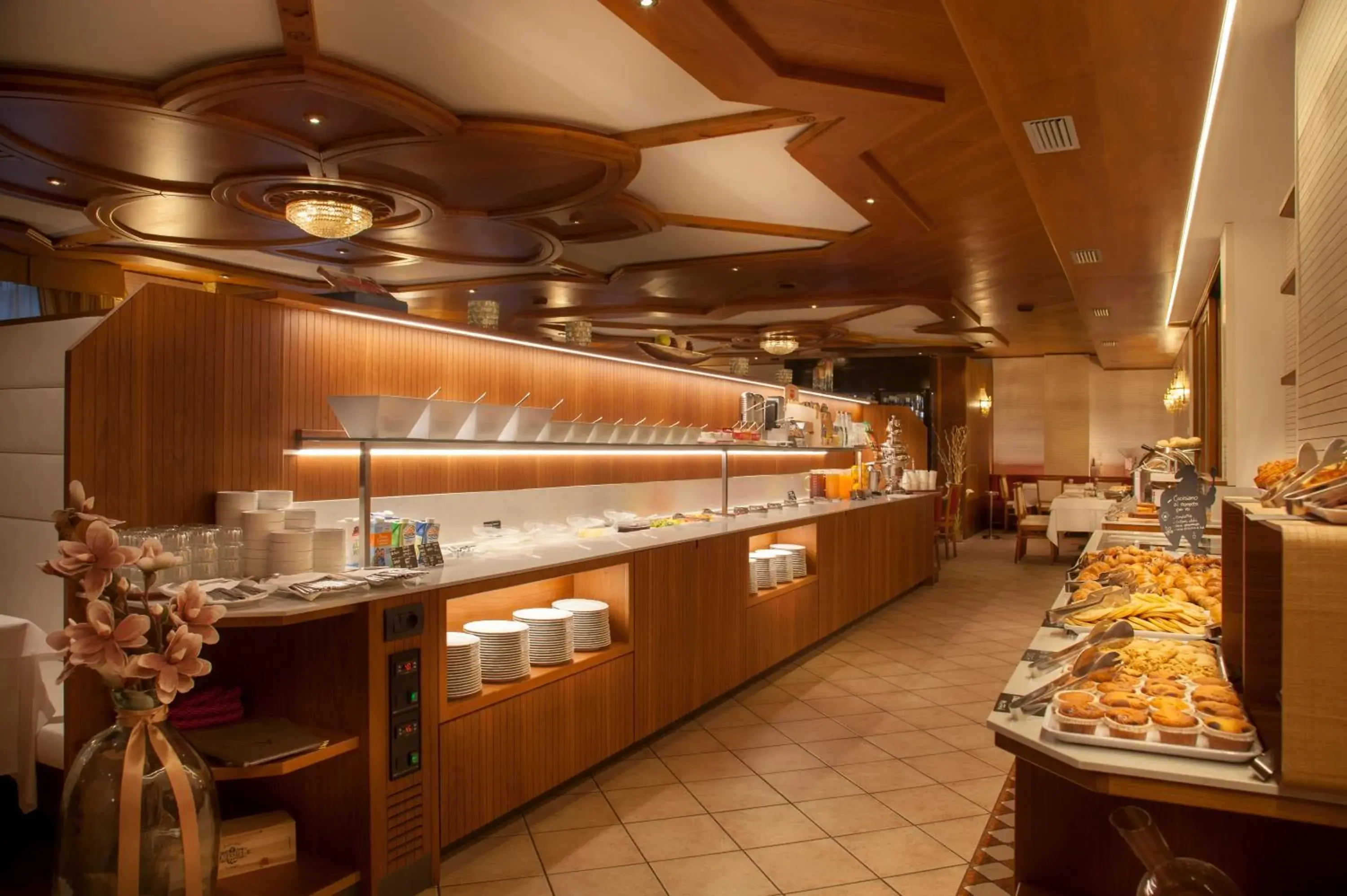 Food and drinks in ADLER MERYEM wellness hotel - Andalo Food and drinks in ADLER MERYEM wellness hotel - Andalo