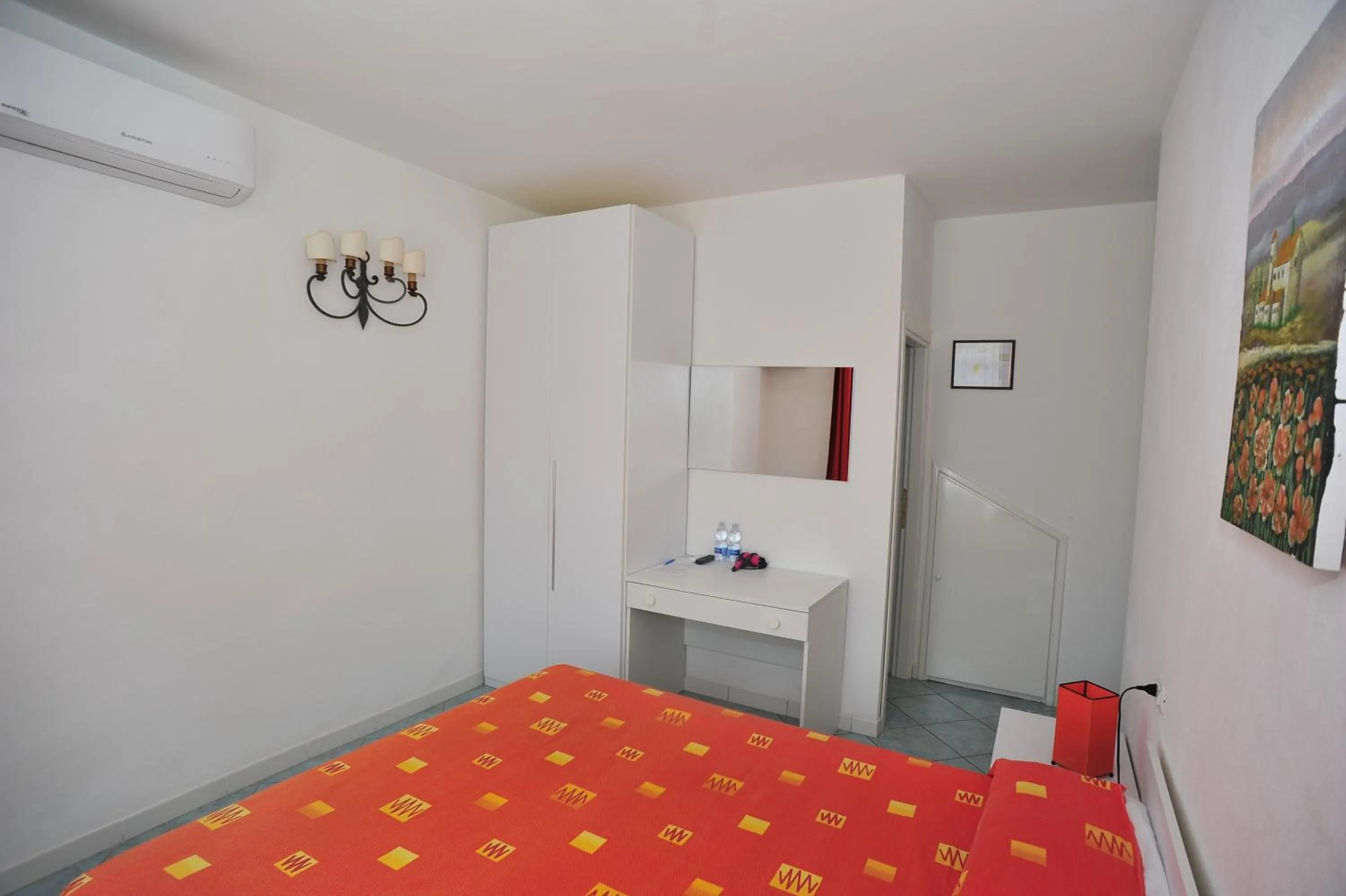 Bedroom, Bed in Albergo Dei 10 Colori