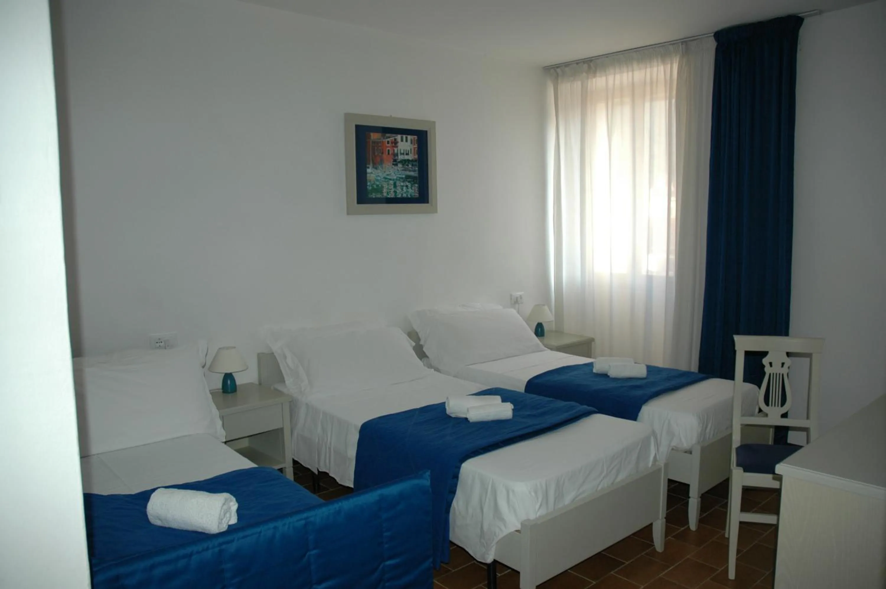 Bedroom, Bed in Albergo Dei 10 Colori