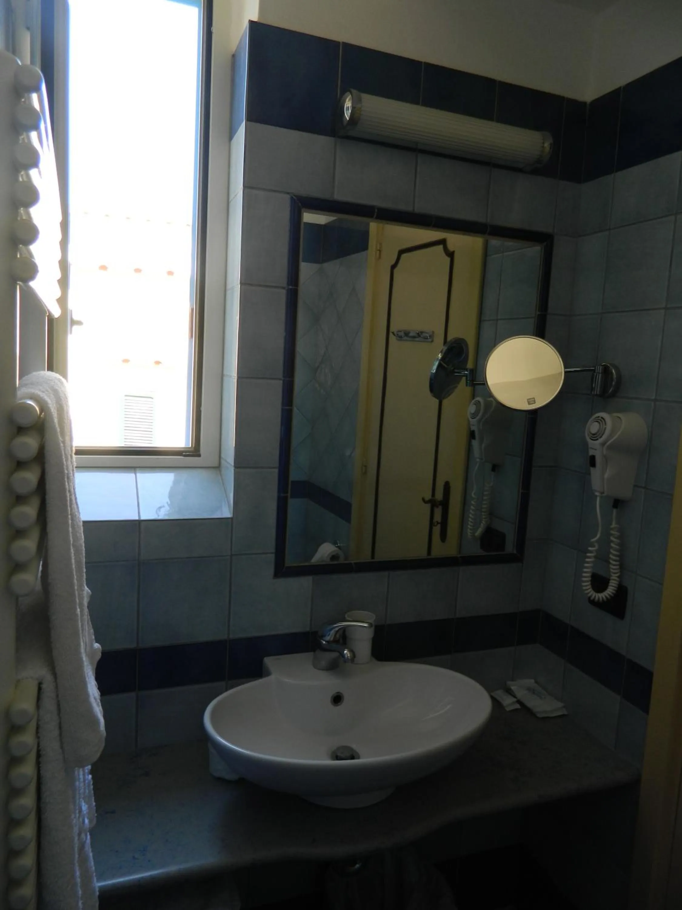 Bathroom in Hotel Villa Hermosa