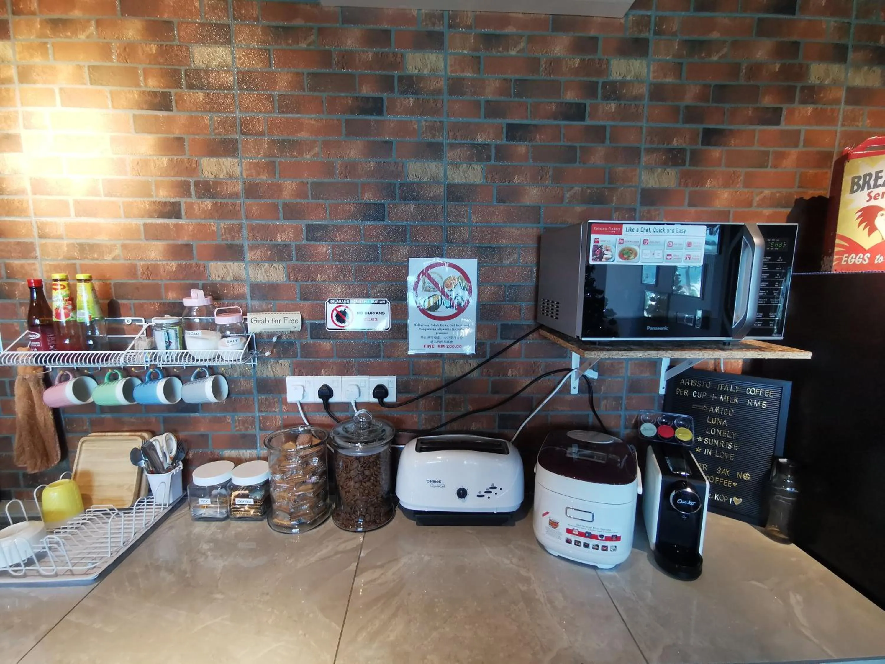 Homy Seafront Hostel