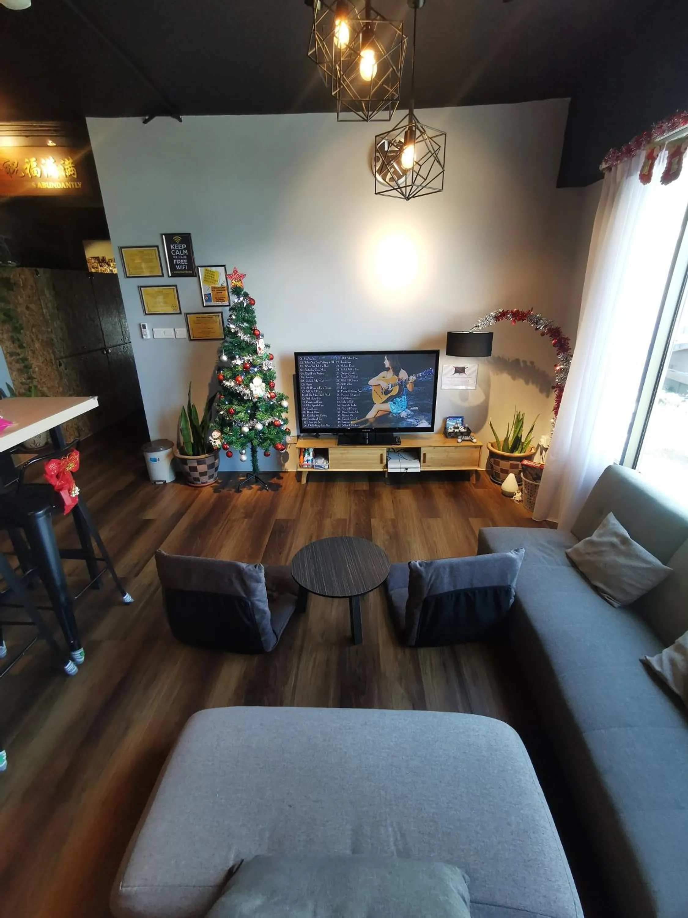 Homy Seafront Hostel