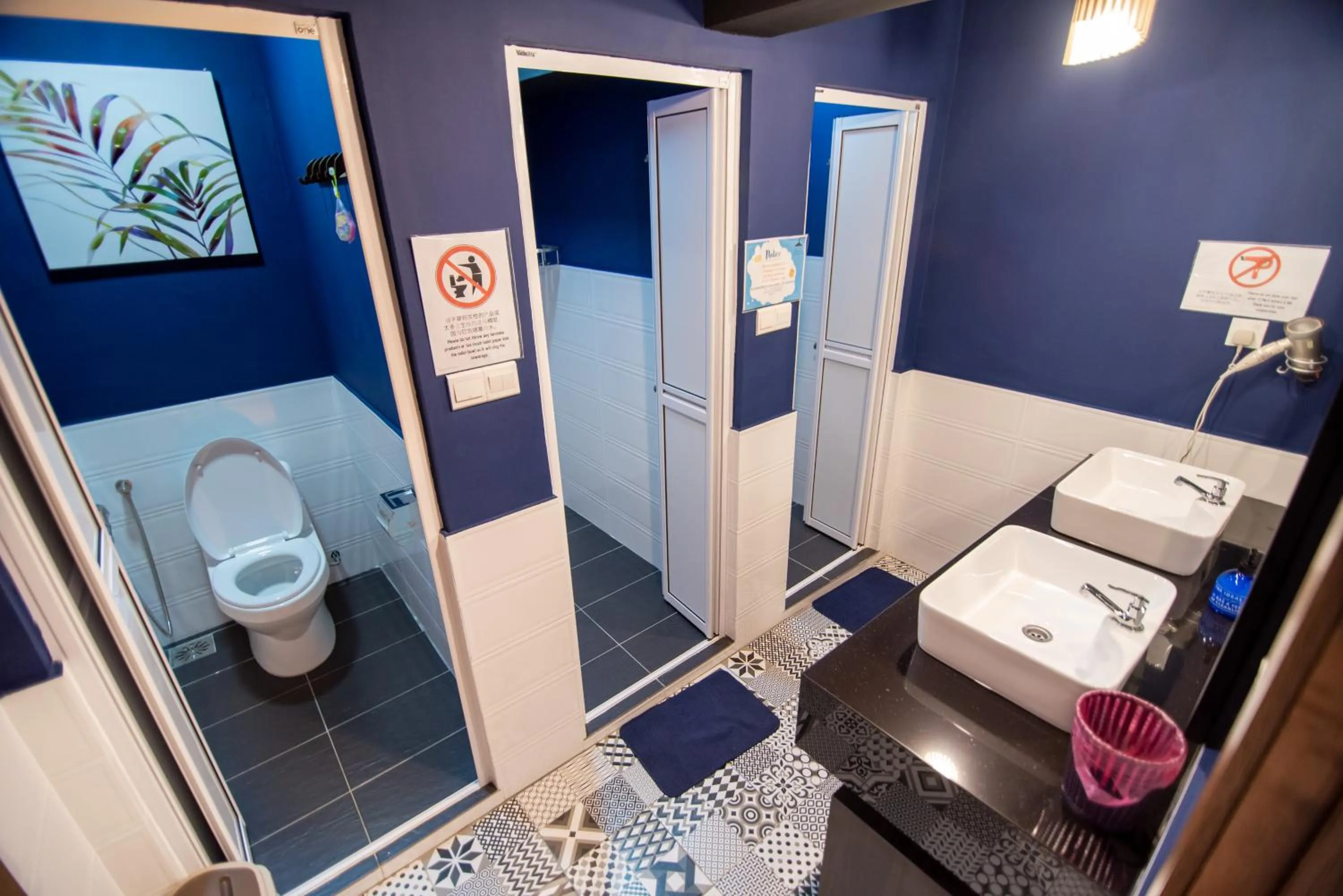 Homy Seafront Hostel