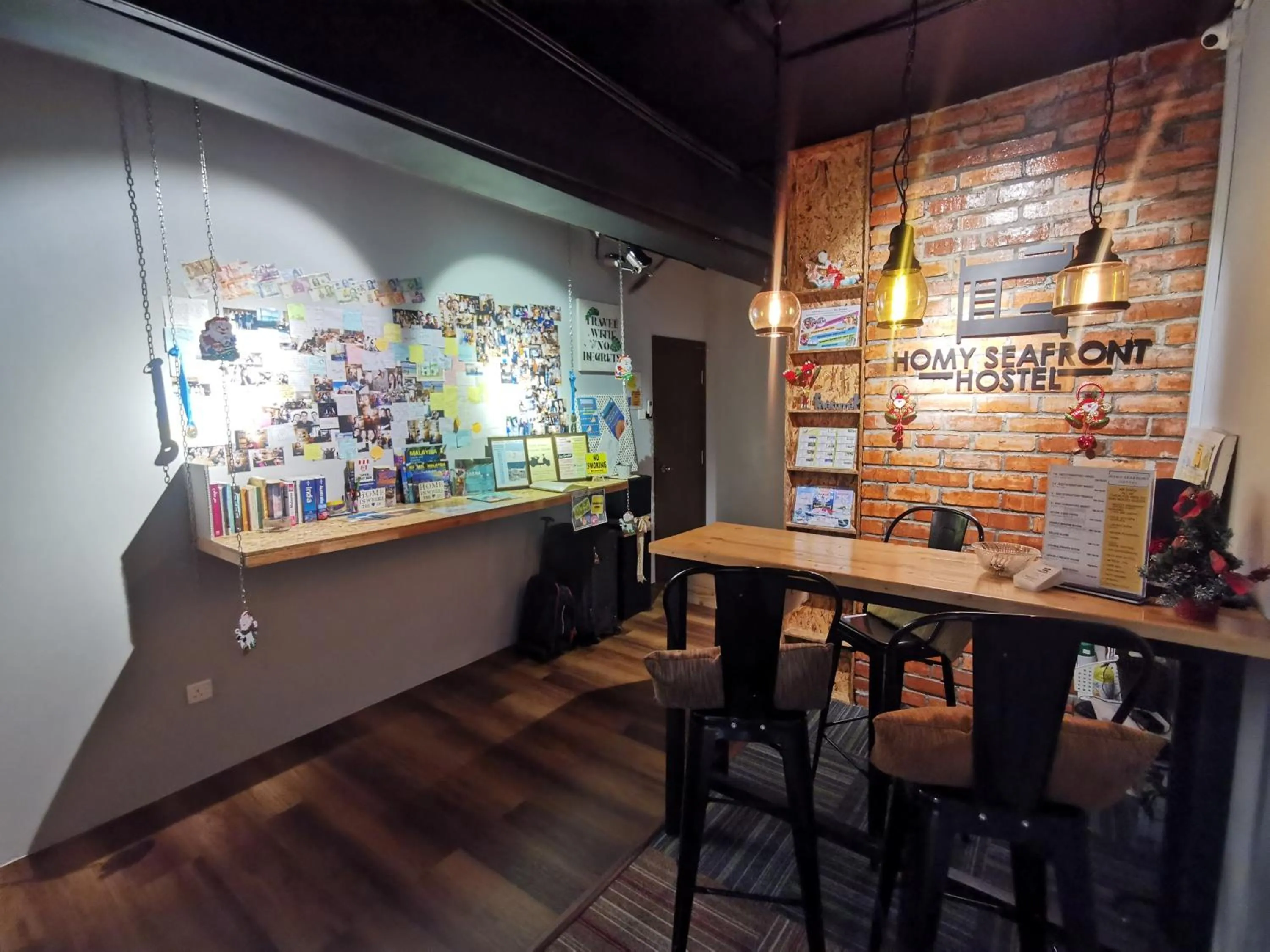 Homy Seafront Hostel