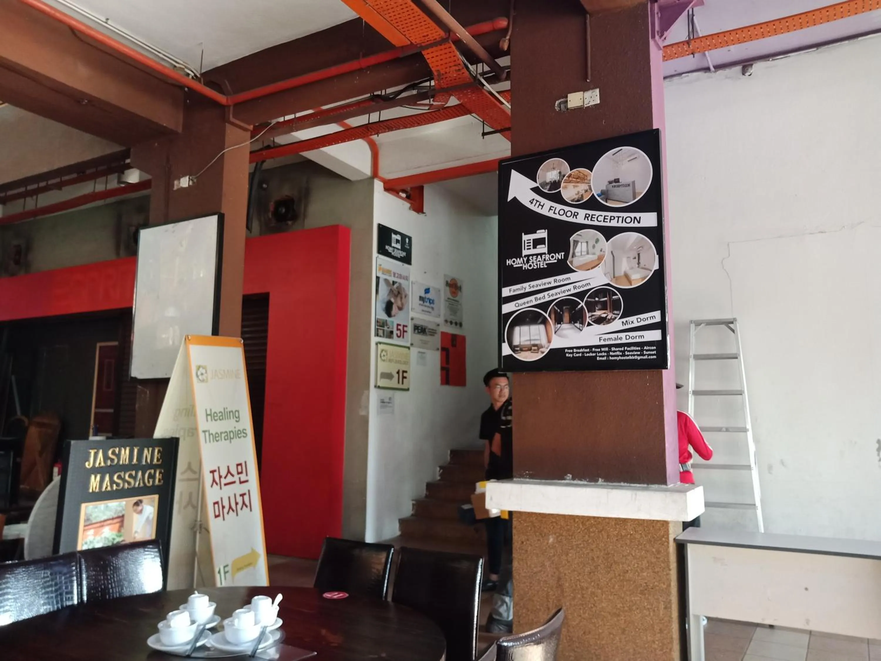 Homy Seafront Hostel