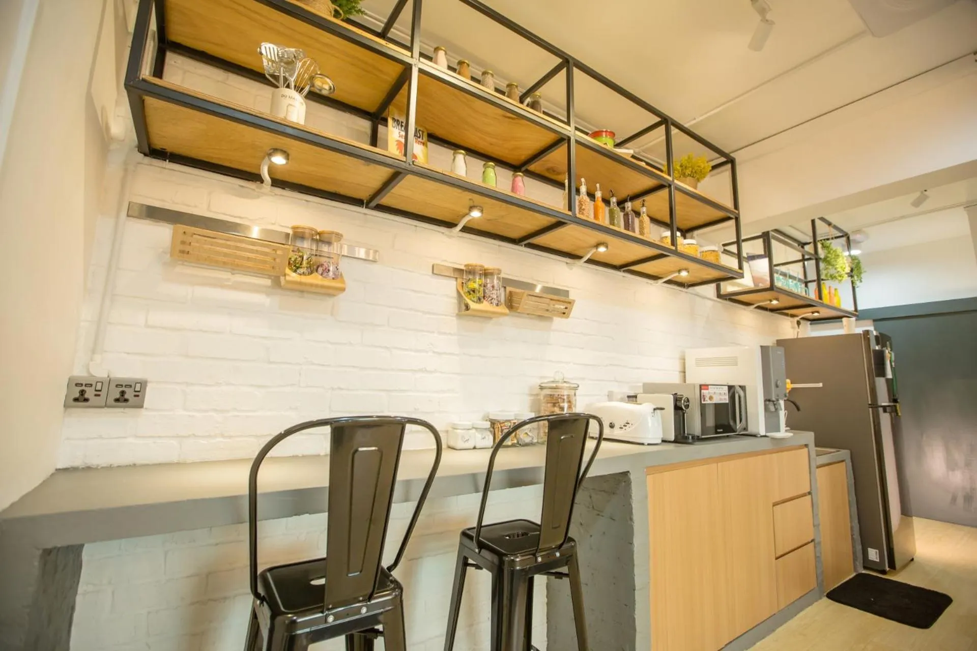 Homy Seafront Hostel