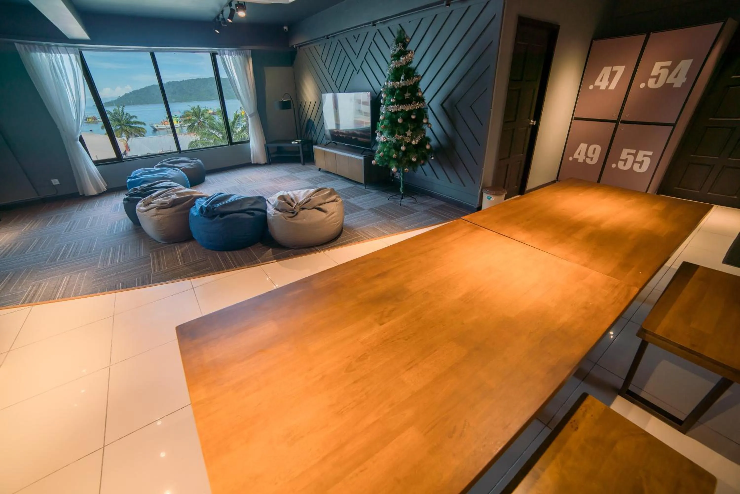 Homy Seafront Hostel