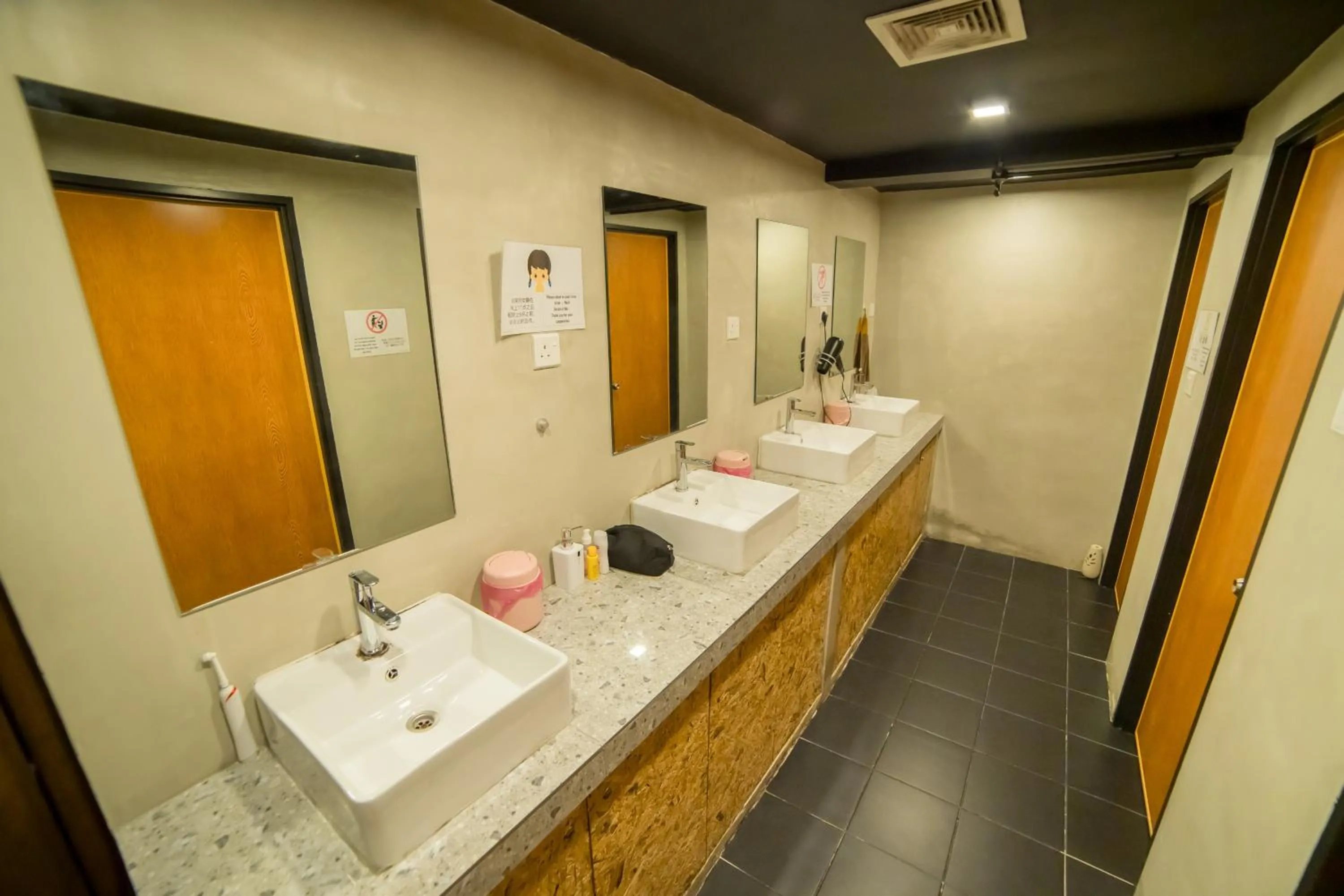 Homy Seafront Hostel