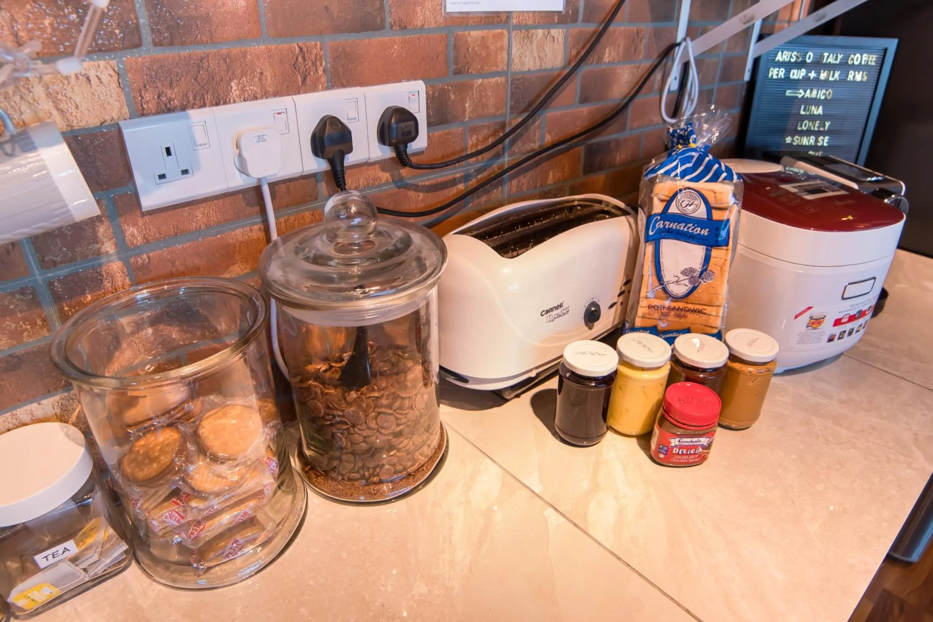 Homy Seafront Hostel