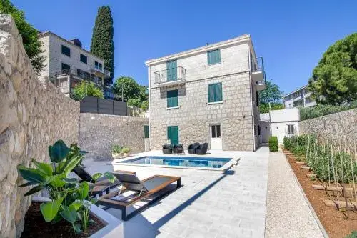 Apartments Corner Apartments Corner