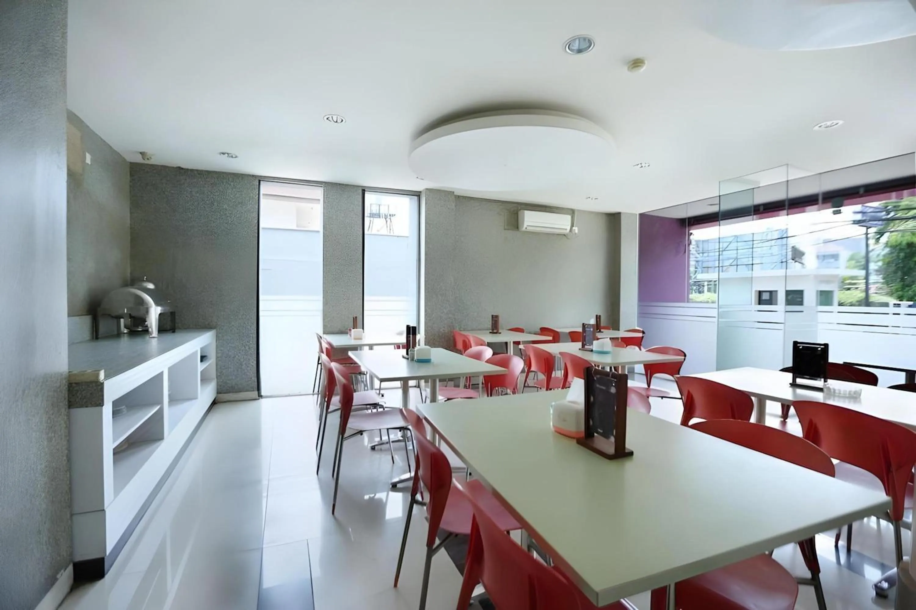 Restaurant/places to eat in Collection O Manggis Inn