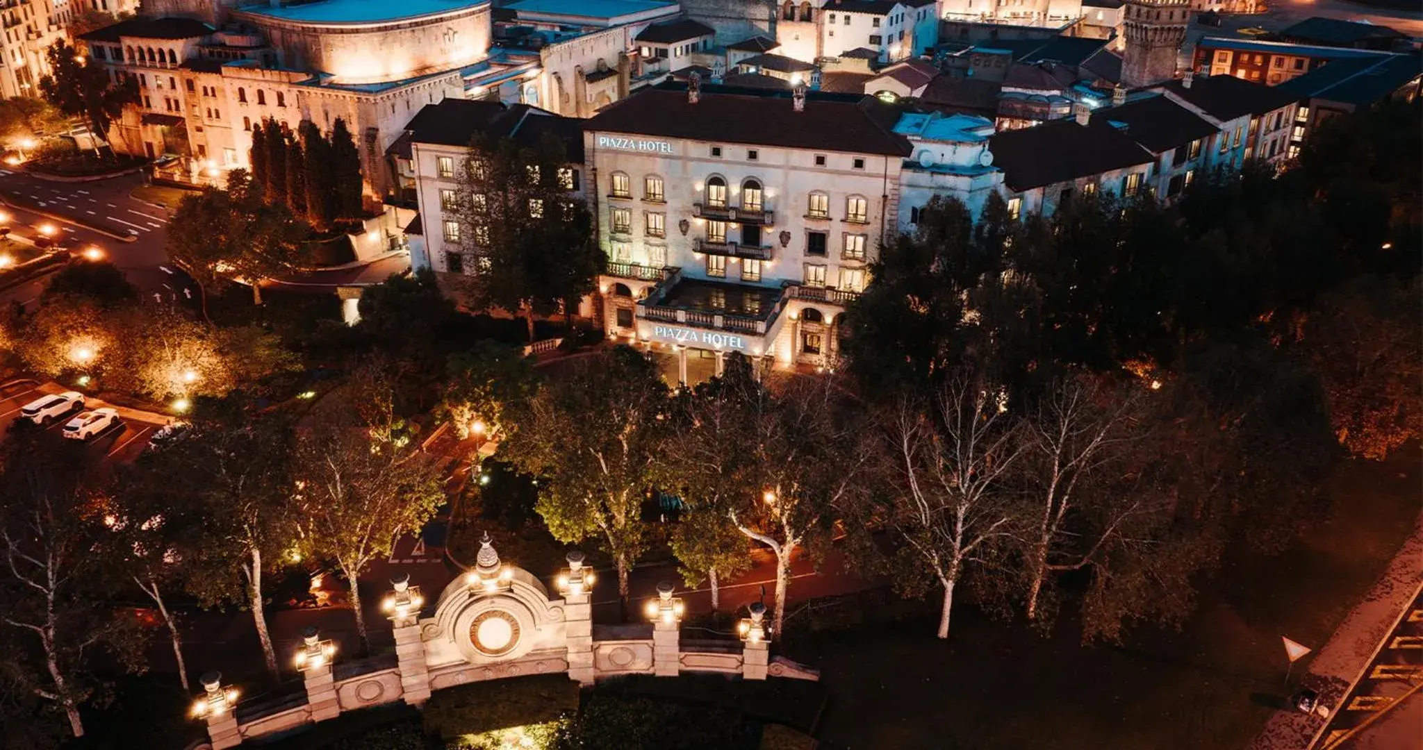 Property building in Piazza Hotel Montecasino Property building in Piazza Hotel Montecasino