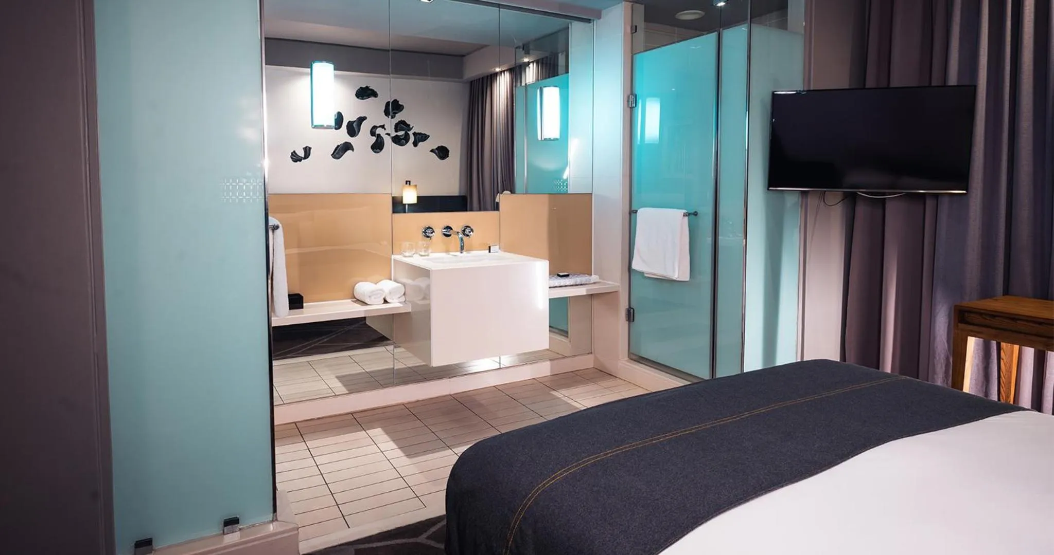 Bathroom, Bed in Piazza Hotel Montecasino