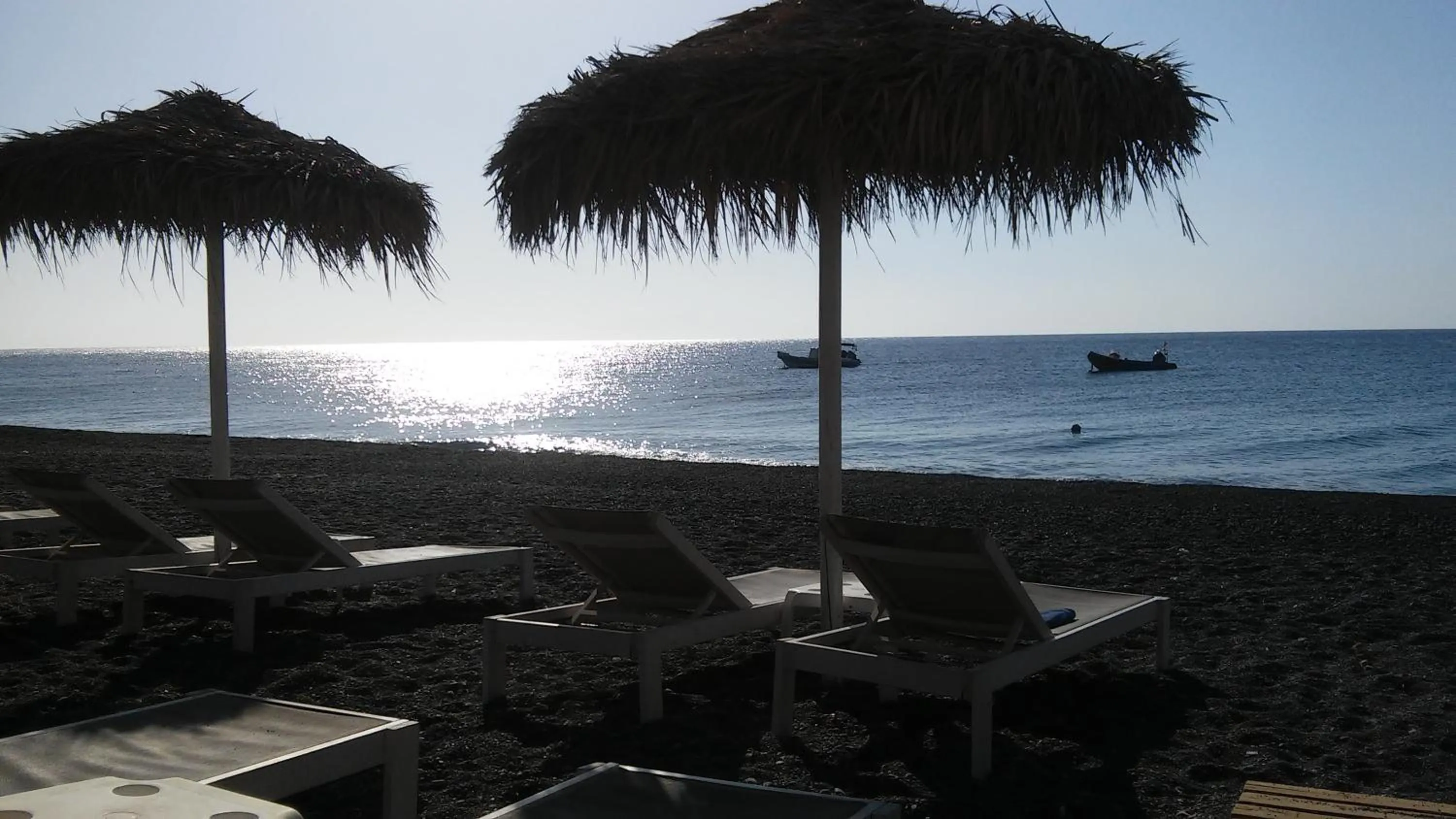 Beach in Dolphins Apartments