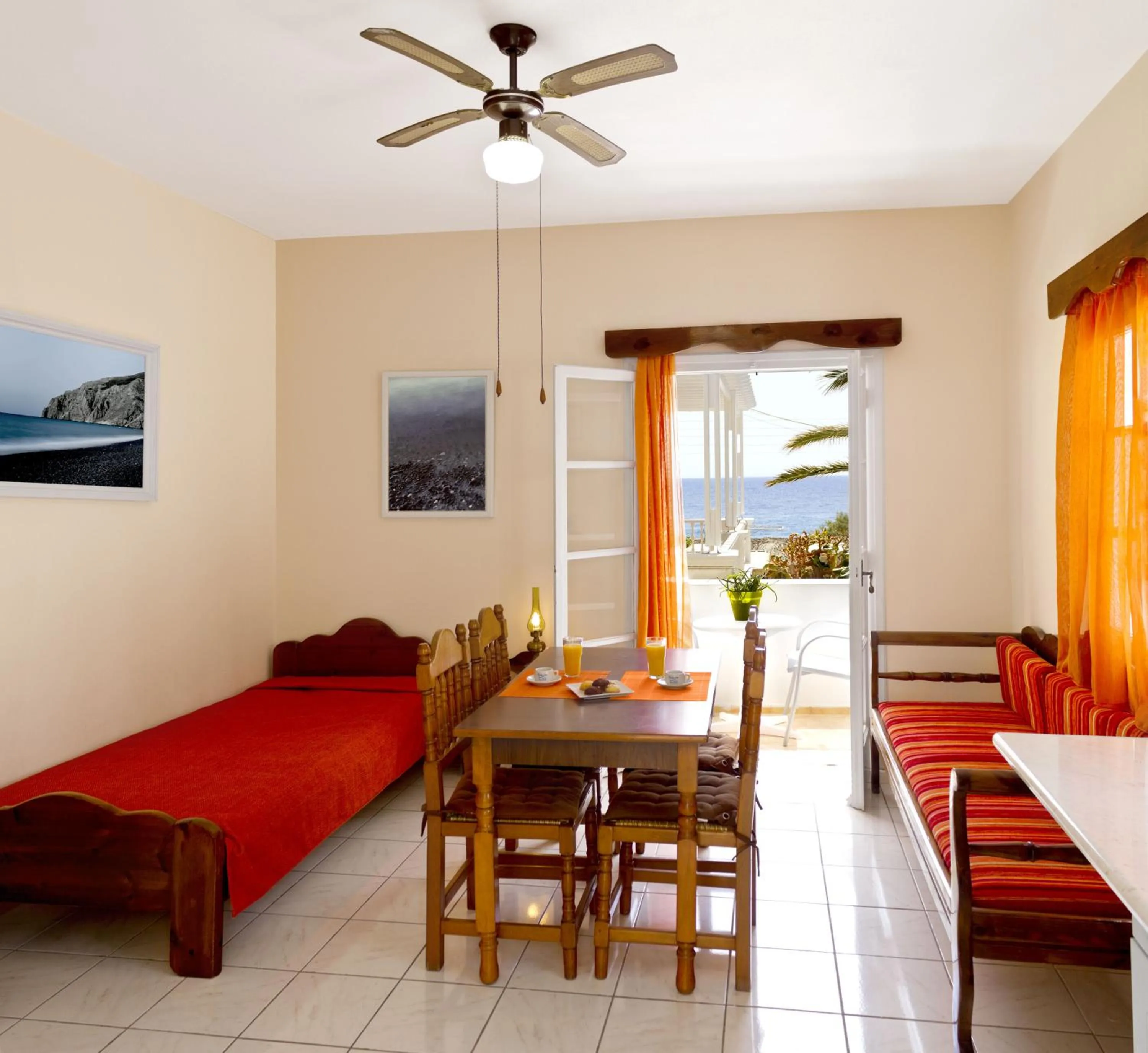 Photo of the whole room in Dolphins Apartments