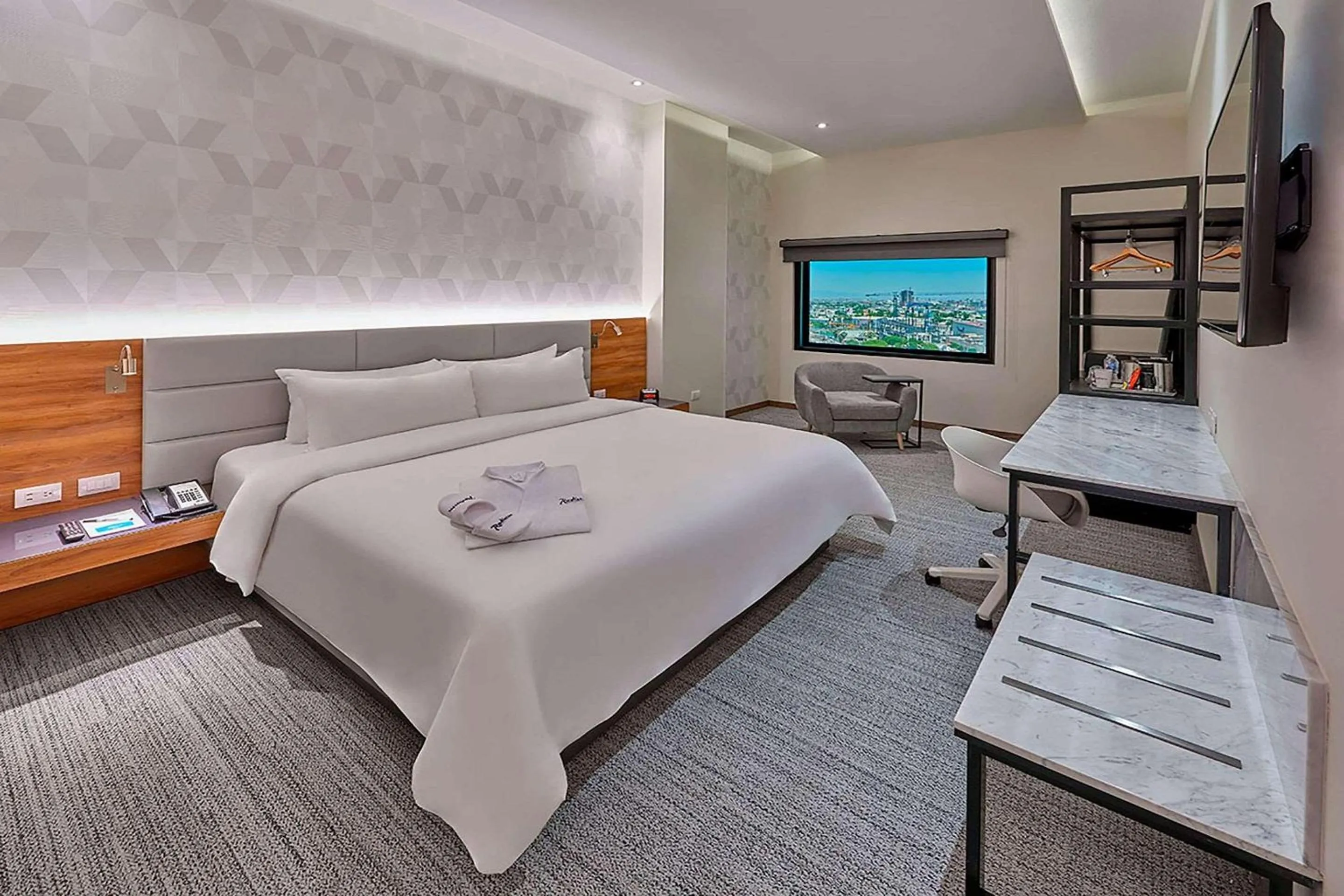 Bedroom, Bed in Radisson Hotel Monterrey San Jeronimo