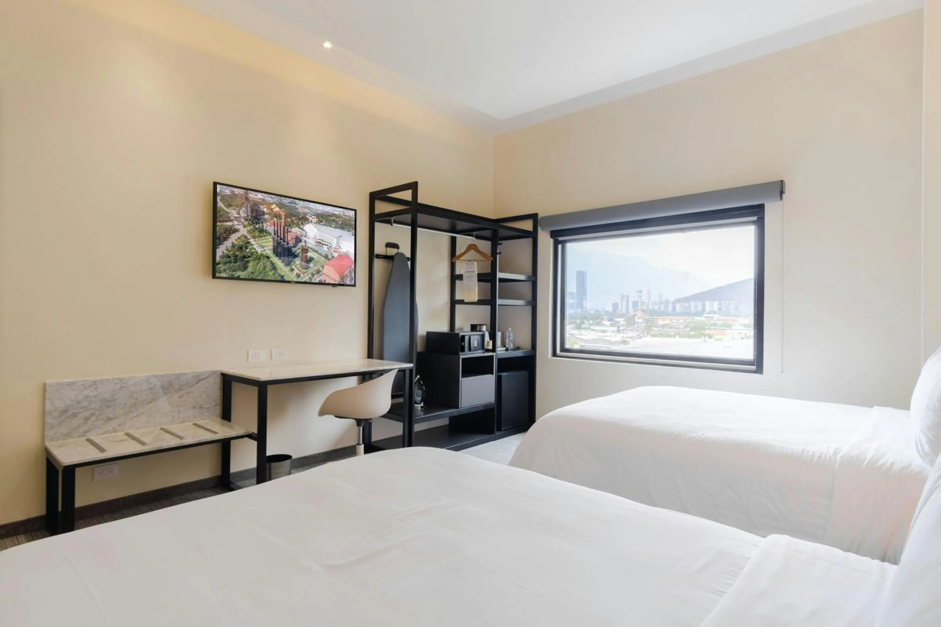 Photo of the whole room, Bed in SJ Grand Hotel Monterrey