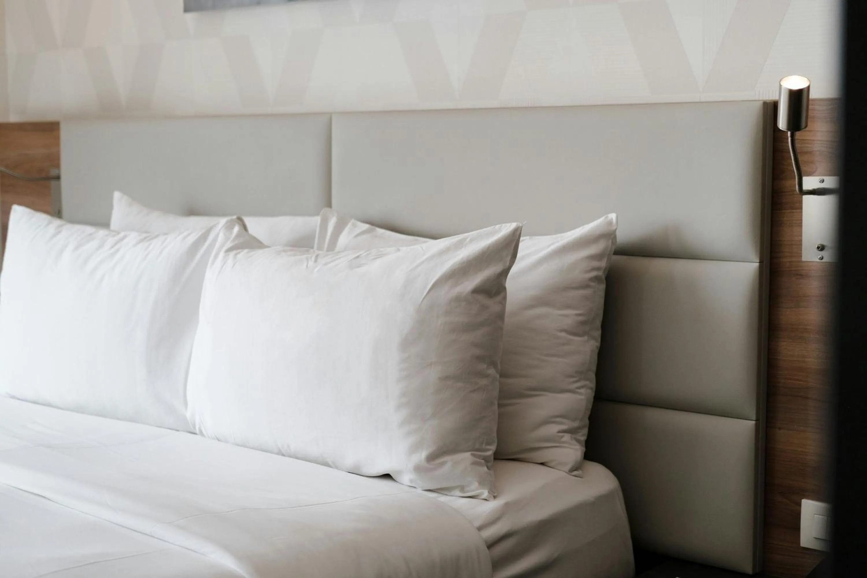 Photo of the whole room, Bed in SJ Grand Hotel