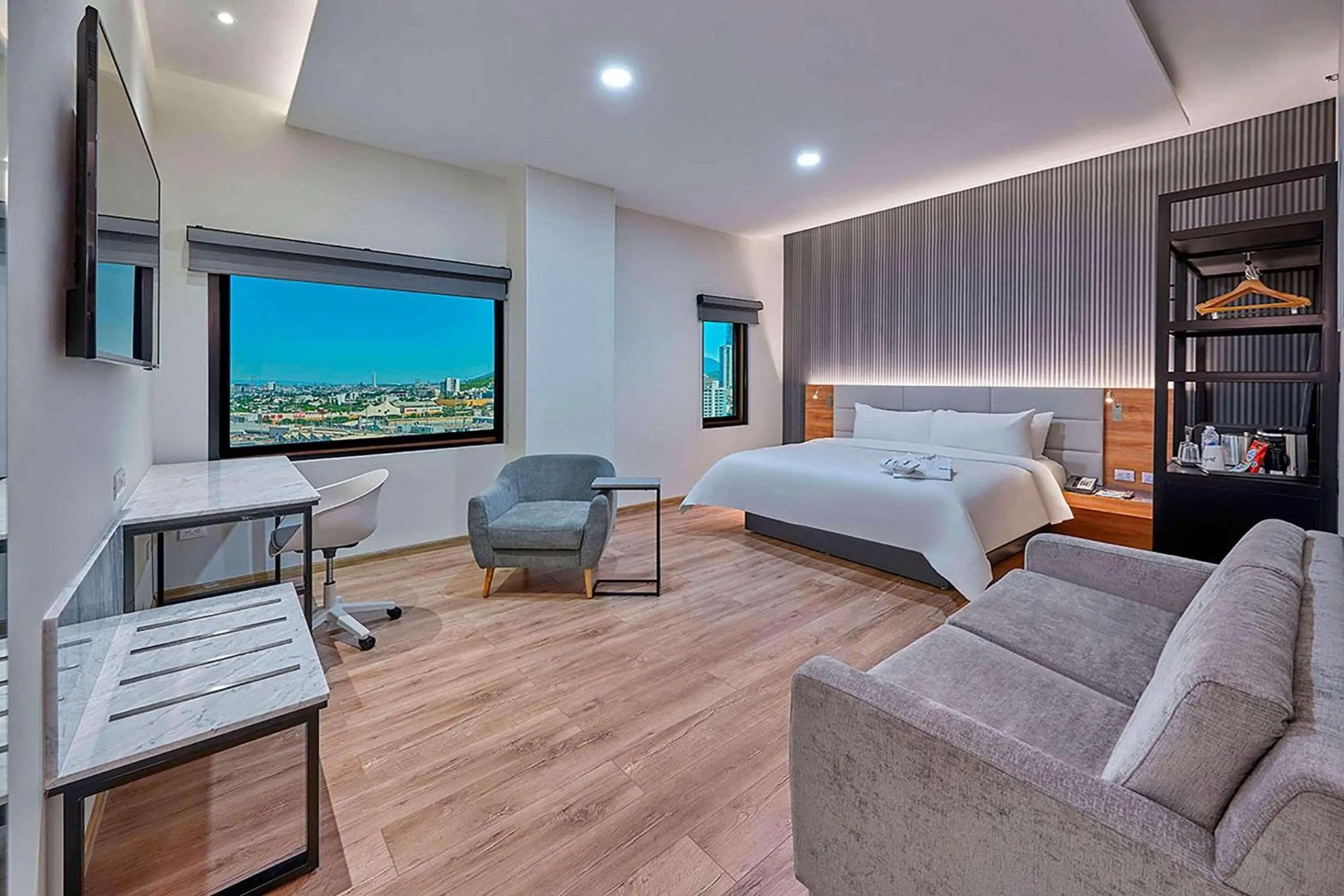 Bedroom, Bed in Radisson Hotel Monterrey San Jeronimo