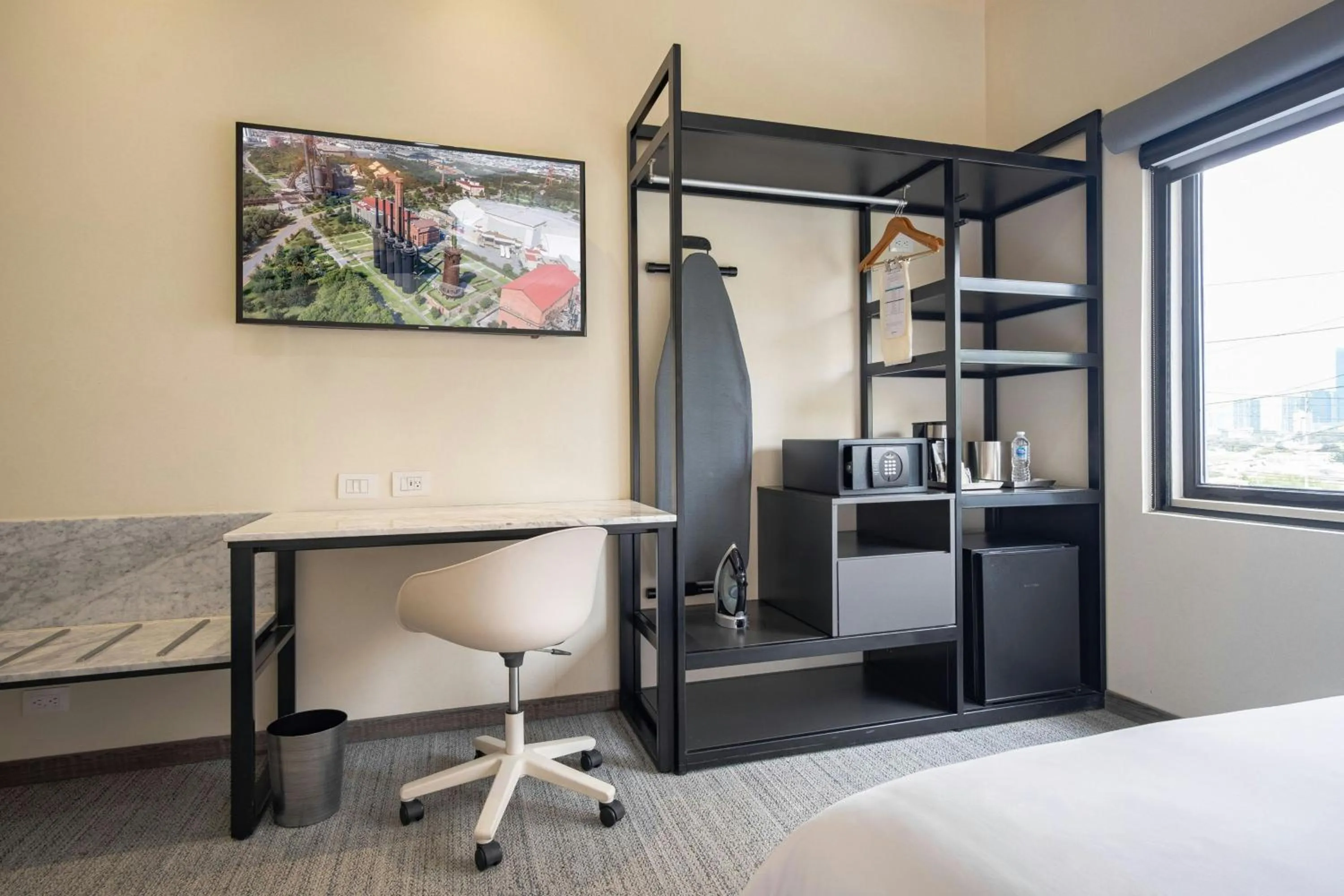 Photo of the whole room, Bed in SJ Grand Hotel