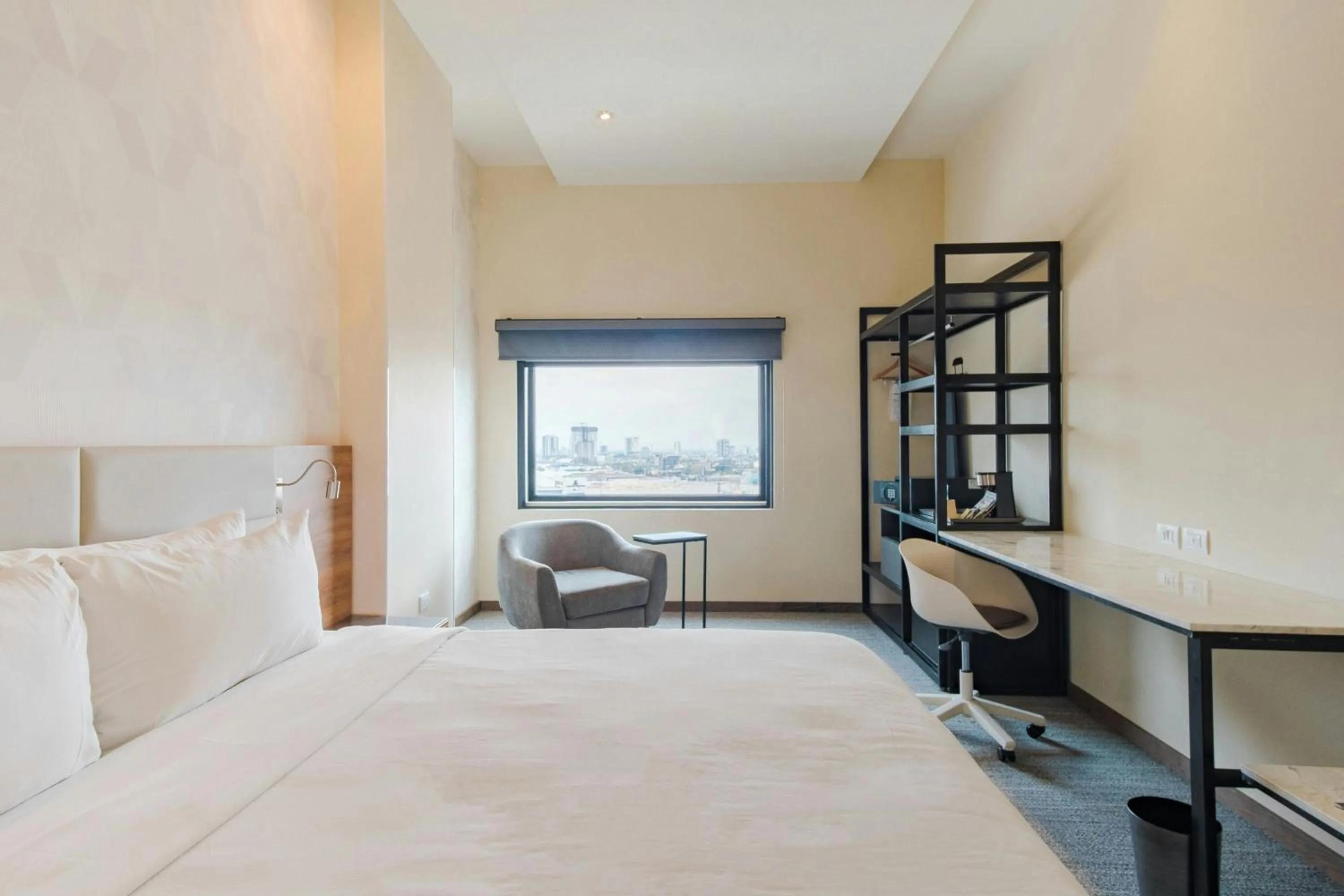 Photo of the whole room, Bed in SJ Grand Hotel