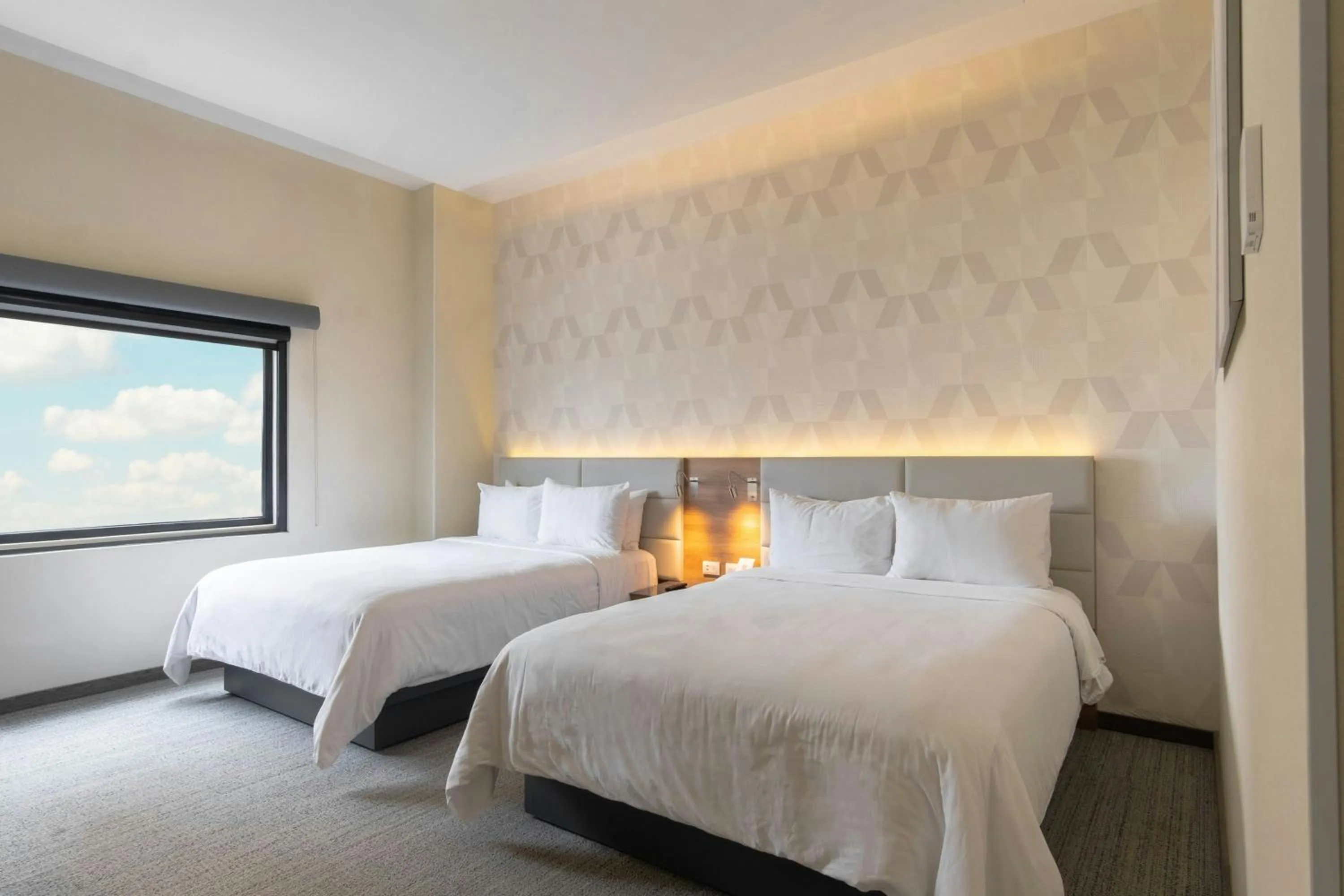 Photo of the whole room, Bed in SJ Grand Hotel