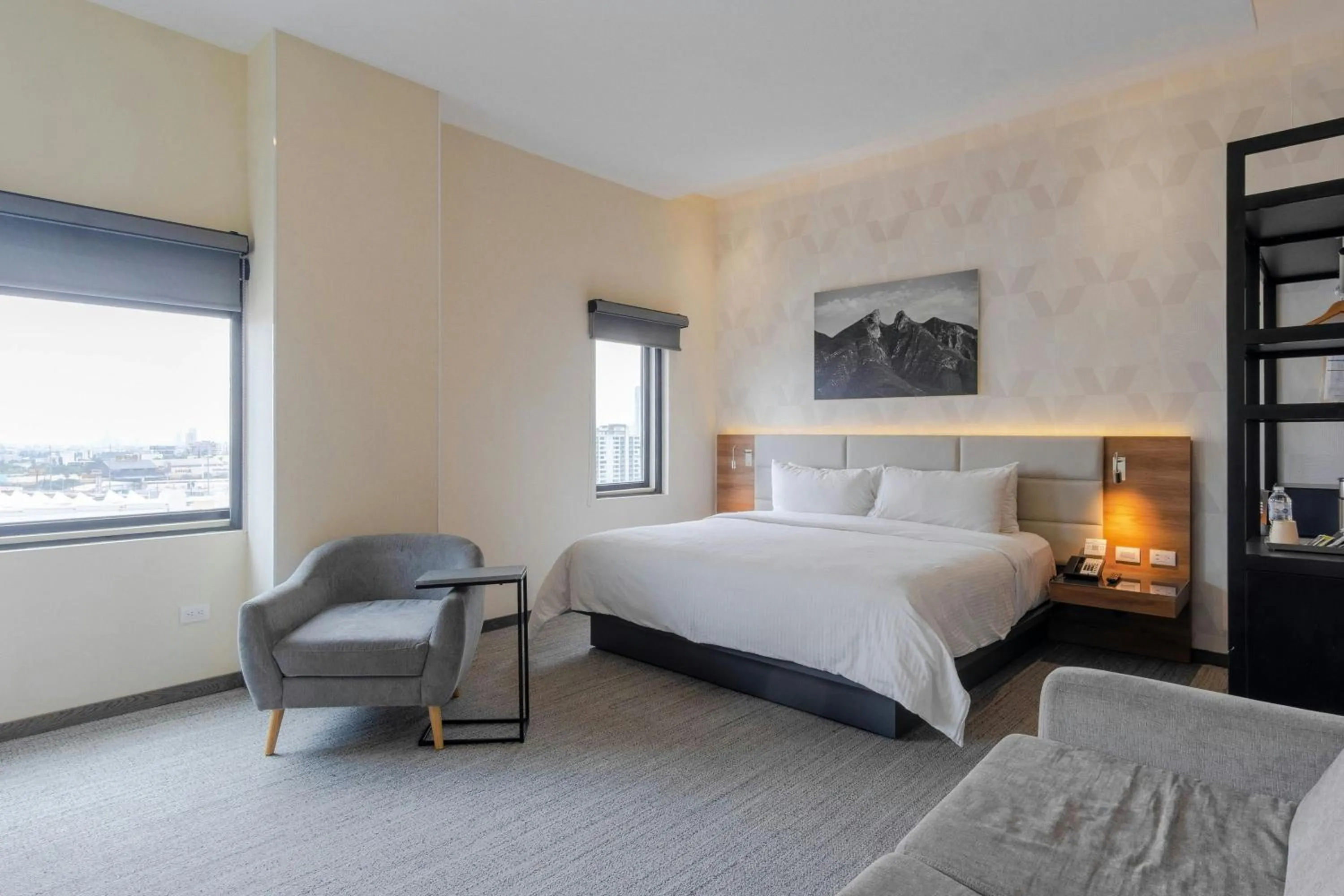 Photo of the whole room, Bed in SJ Grand Hotel