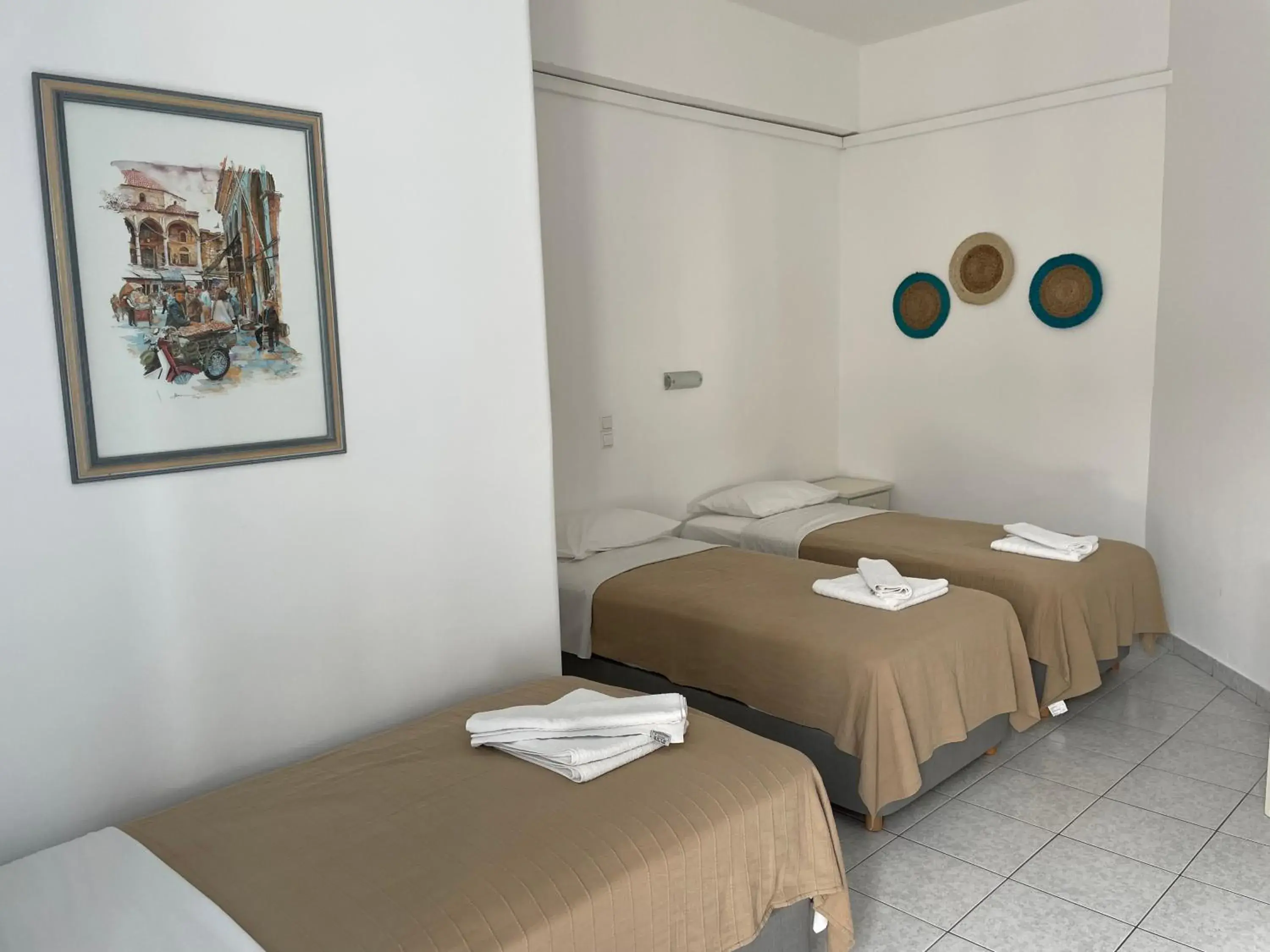 Triple Room in Louiza Hotel Triple Room in Louiza Hotel