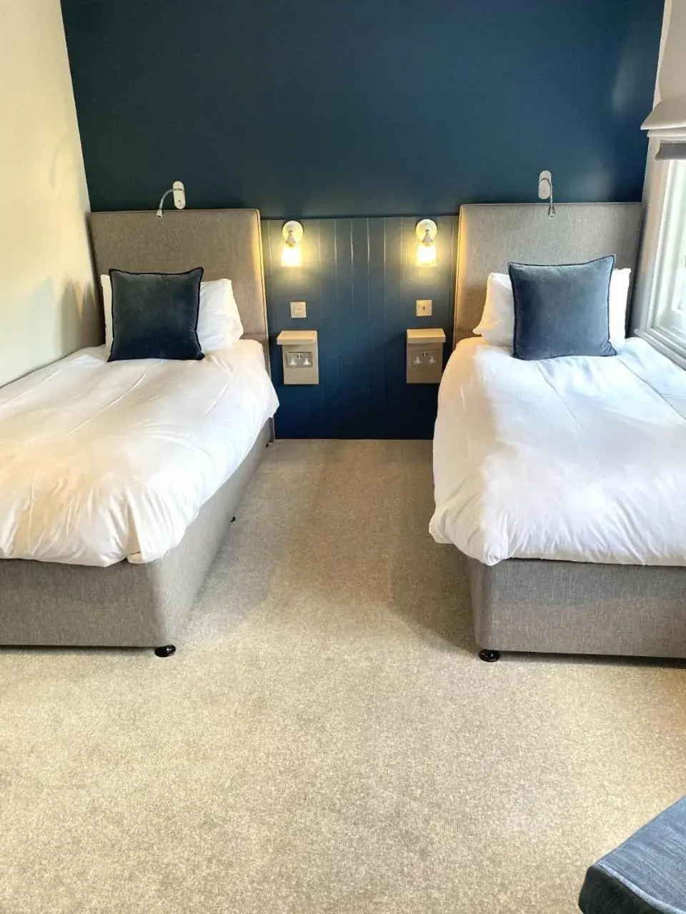 Cozy Twin in The Bridge Pub & Rooms Cozy Twin in The Bridge Pub & Rooms