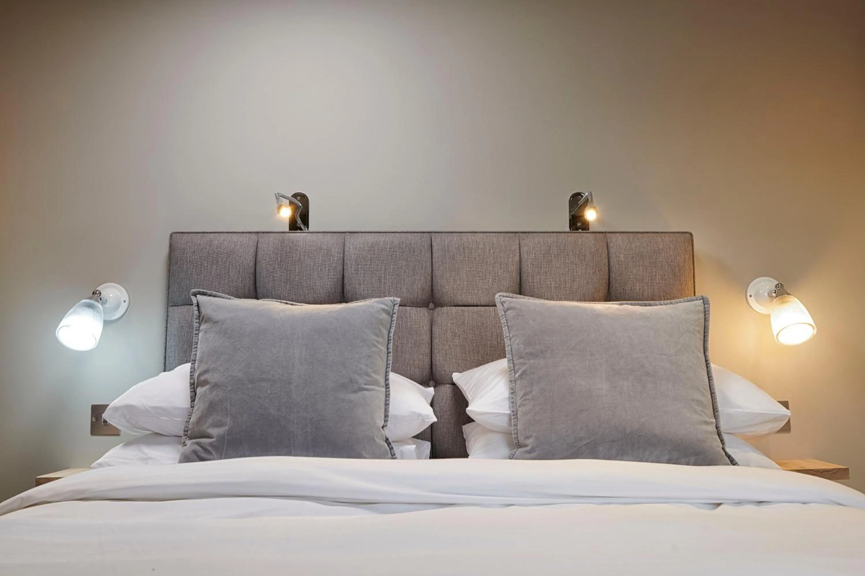 Bed in The Bridge Pub & Rooms