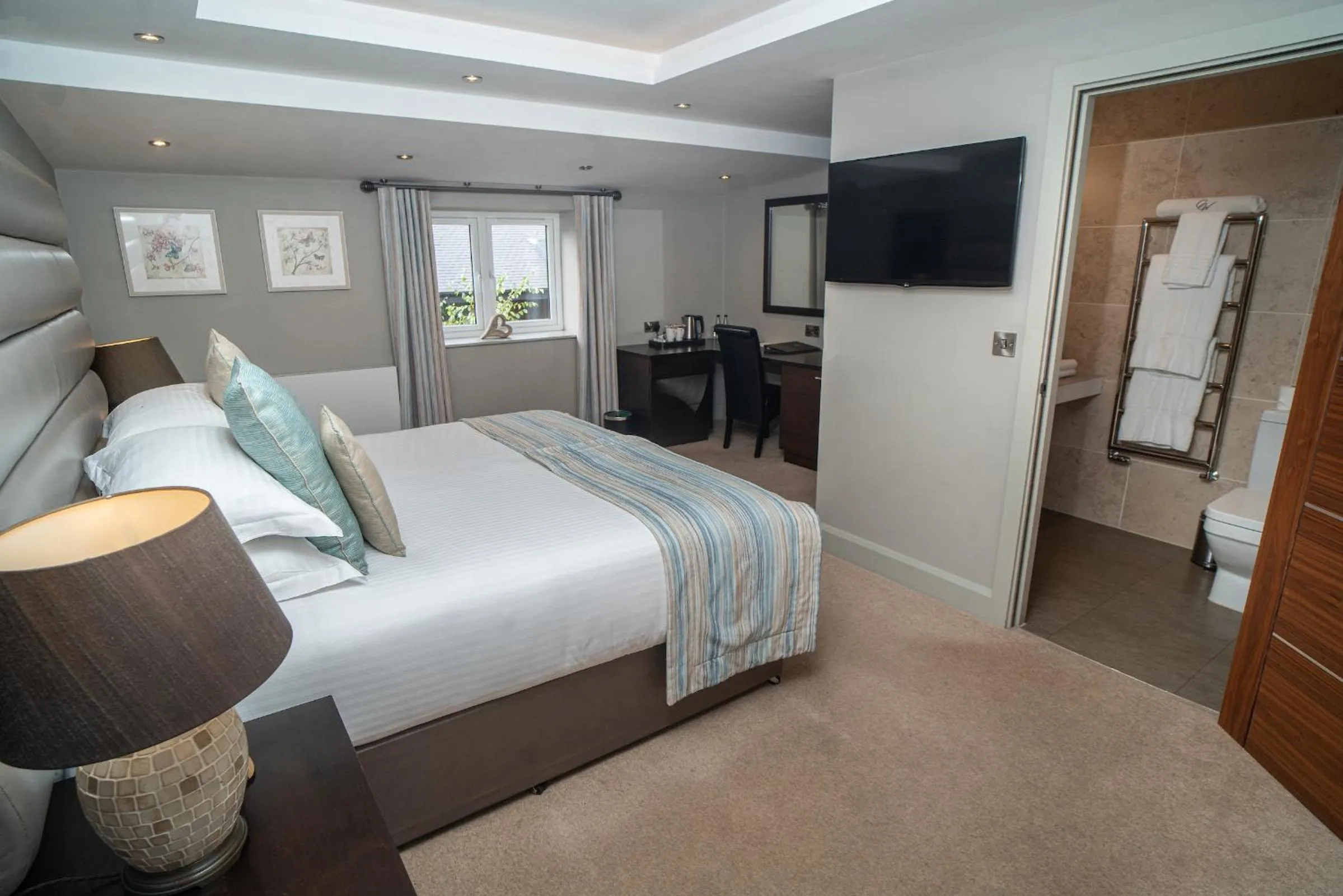 Bed in Crow Wood Hotel & Spa Resort