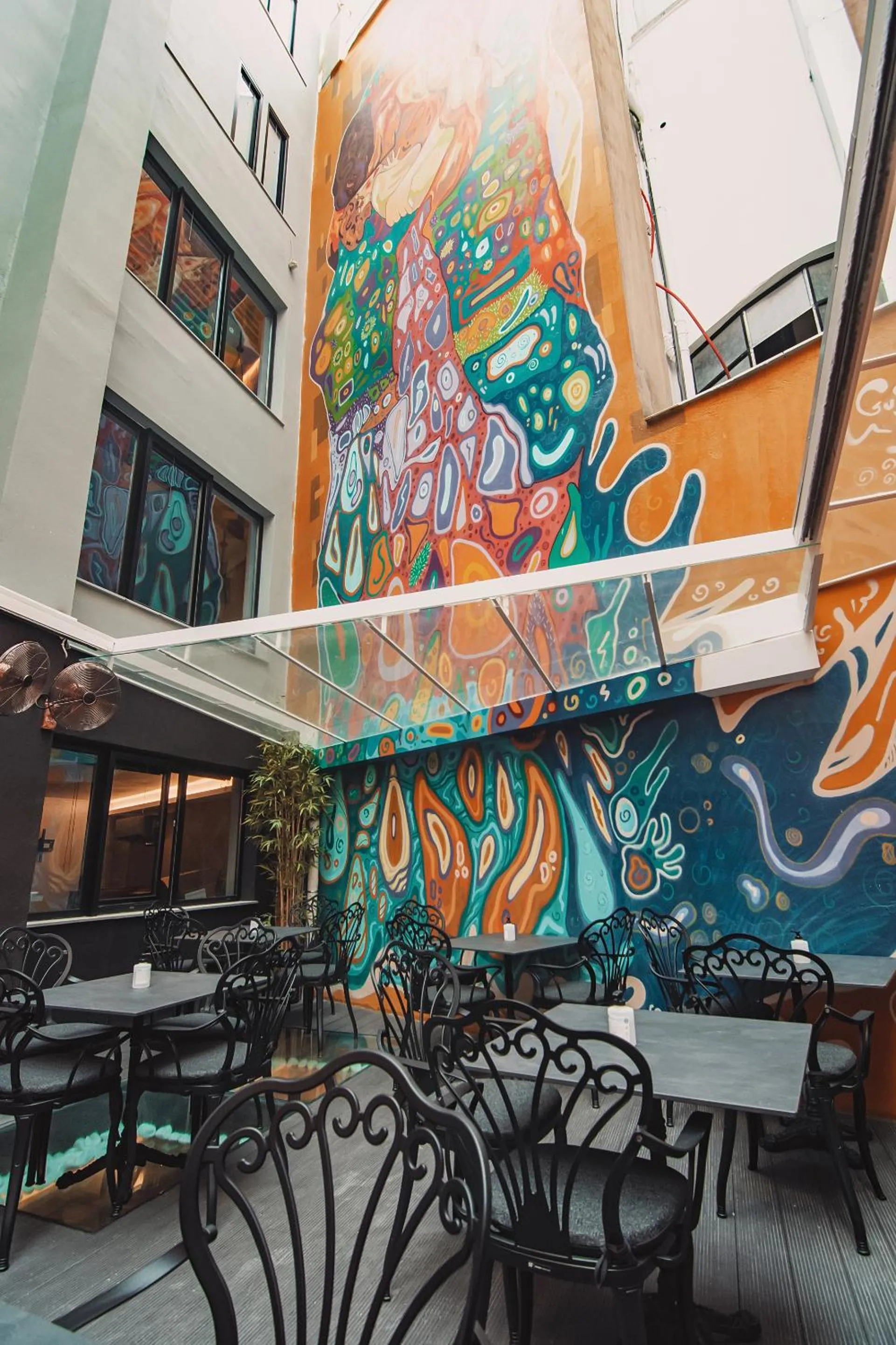 Restaurant/places to eat in Project 3 Urban Chic Hotel