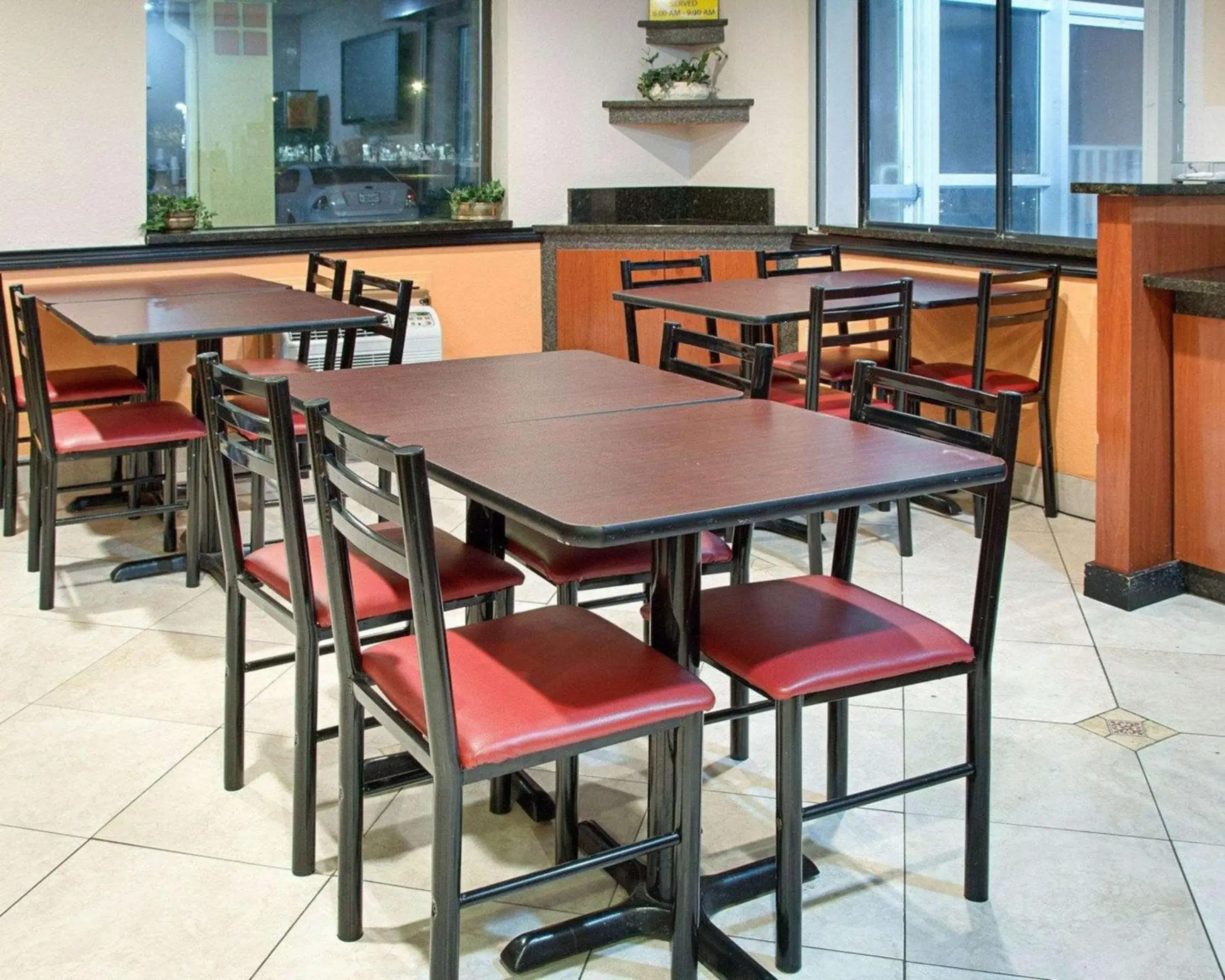 Restaurant/places to eat in Rodeway Inn Florence - Cincinnati South Restaurant/places to eat in Rodeway Inn Florence - Cincinnati South