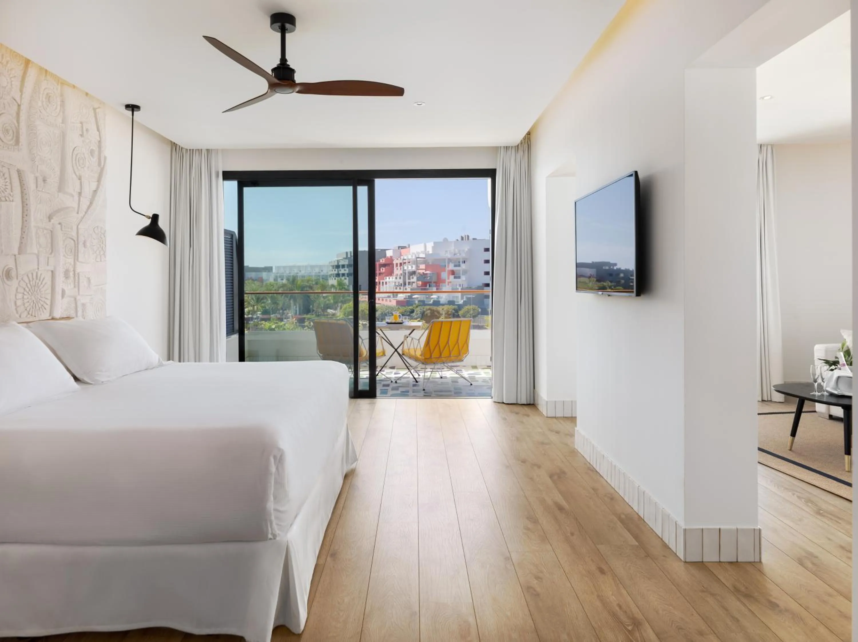 Photo of the whole room, Bed in H10 Atlantic Sunset Horizons Collection