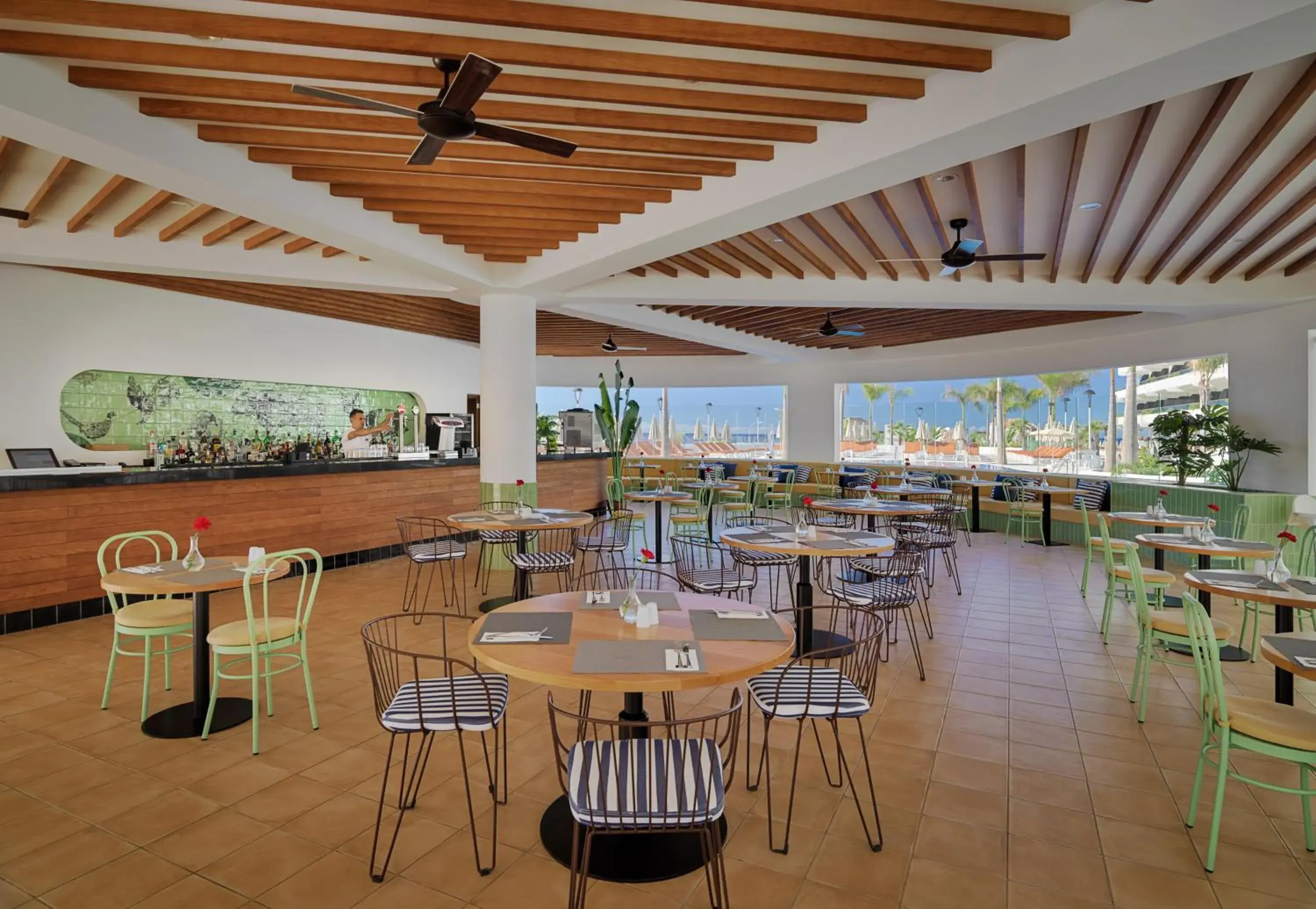 Swimming pool in H10 Atlantic Sunset Horizons Collection Swimming pool in H10 Atlantic Sunset Horizons Collection