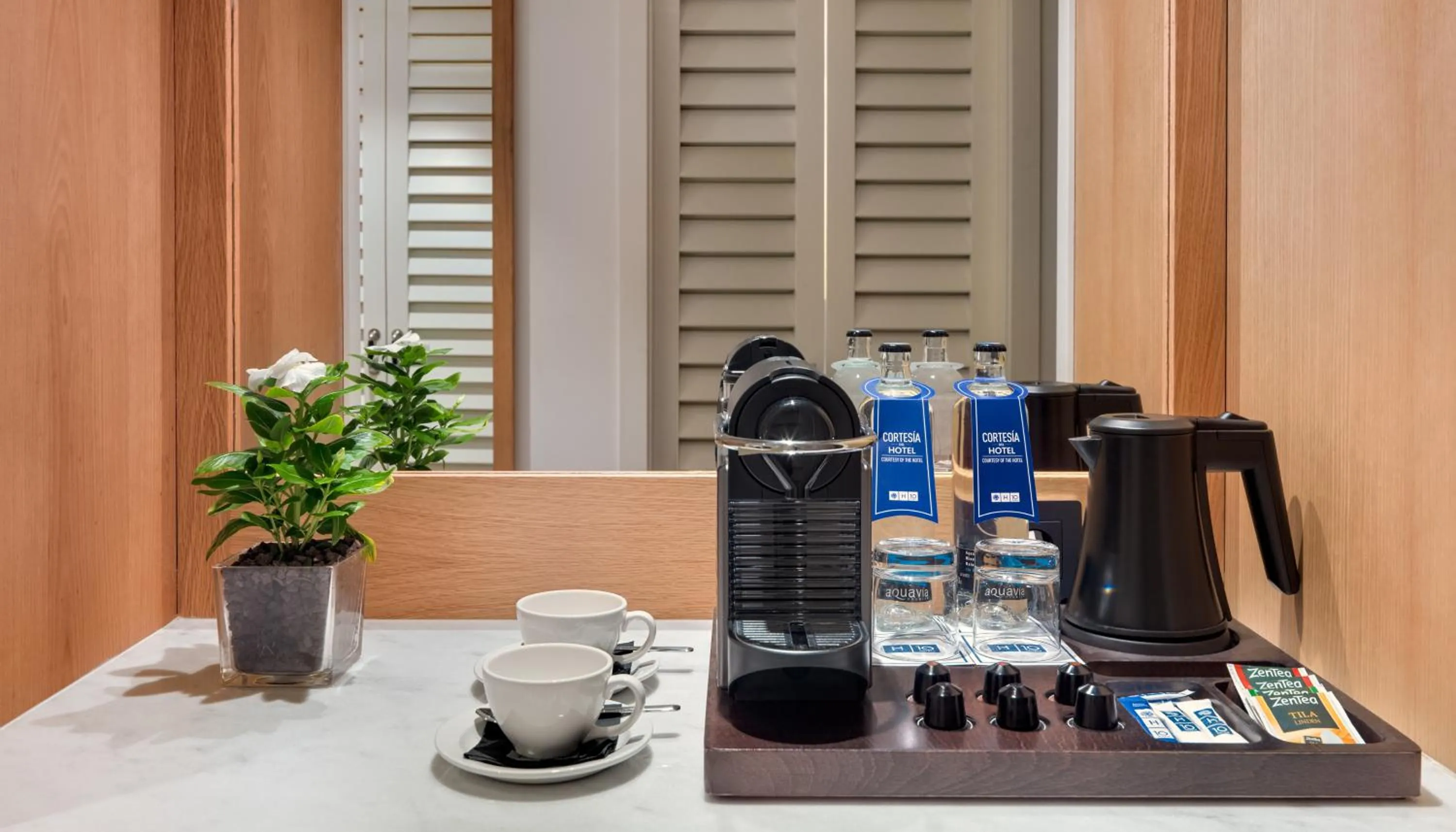 Coffee/tea facilities in H10 Atlantic Sunset Horizons Collection