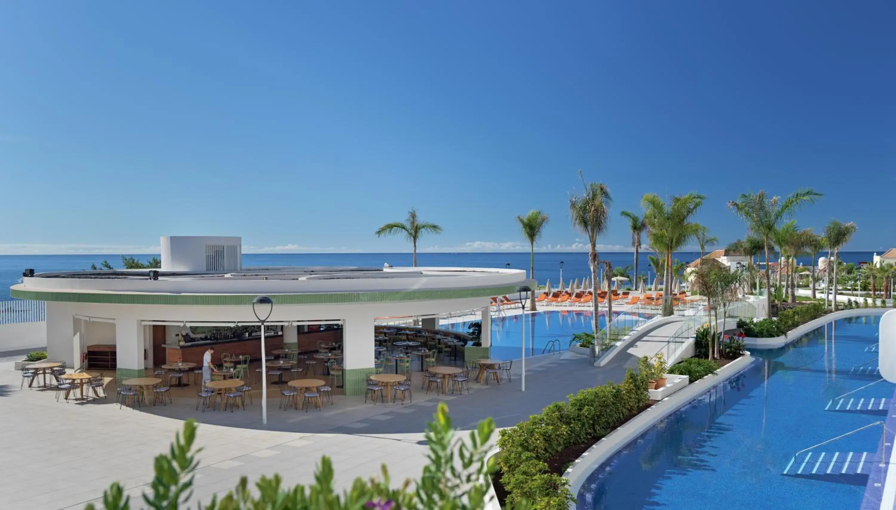 Swimming pool in H10 Atlantic Sunset Horizons Collection Swimming pool in H10 Atlantic Sunset Horizons Collection