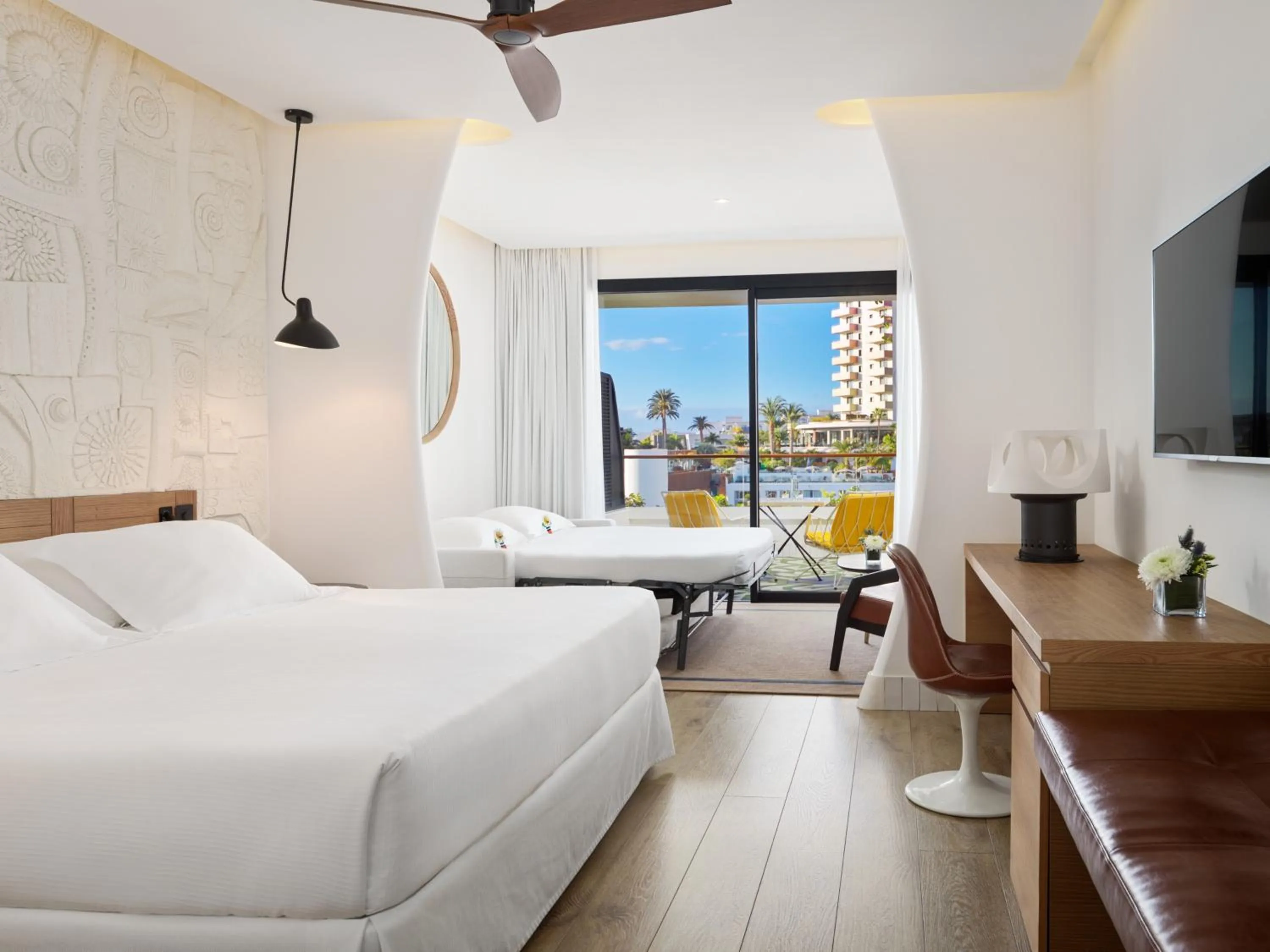 Photo of the whole room, Bed in H10 Atlantic Sunset Horizons Collection