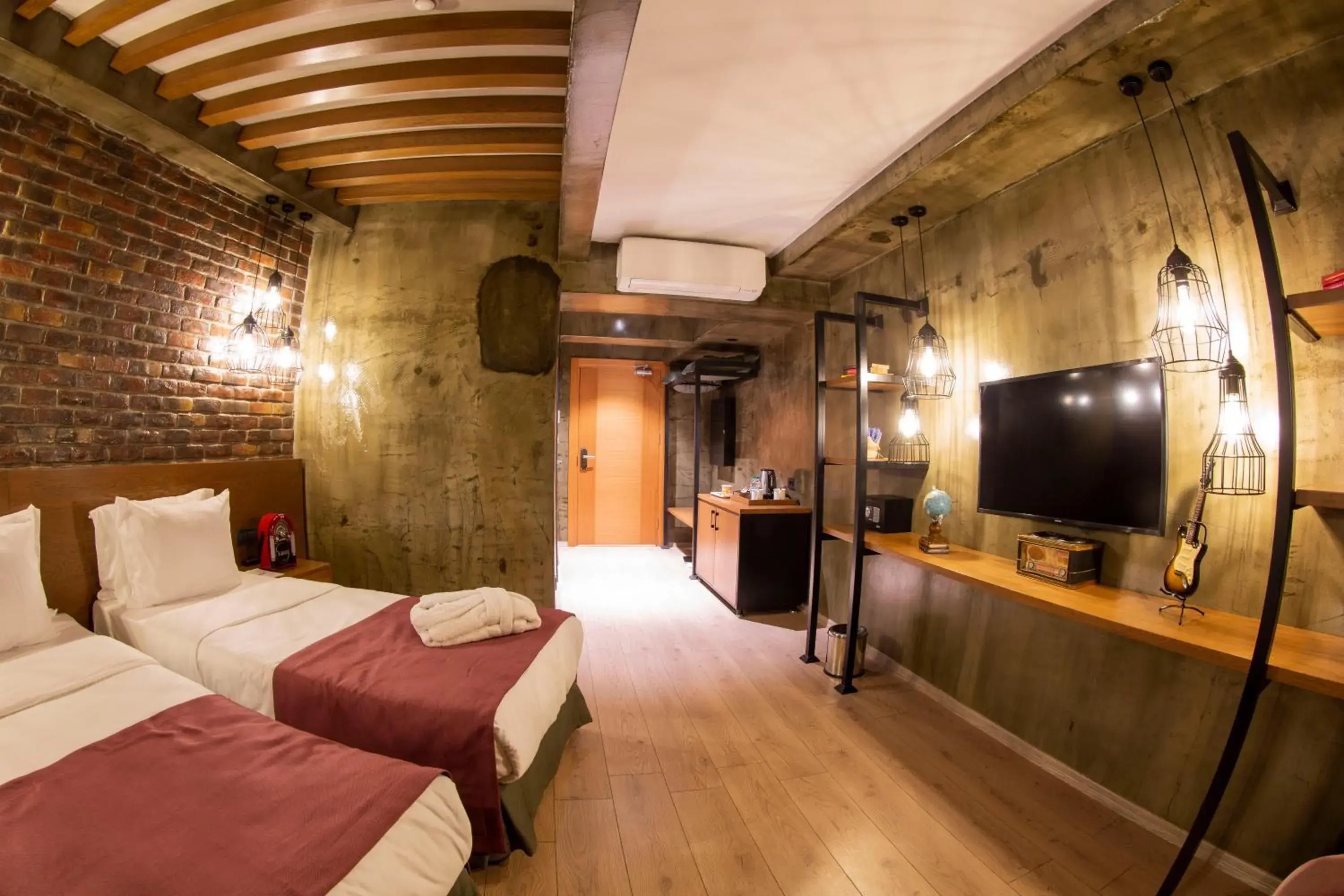 Communal lounge/ TV room, Bed in Meydan Besiktas Hotel Communal lounge/ TV room, Bed in Meydan Besiktas Hotel