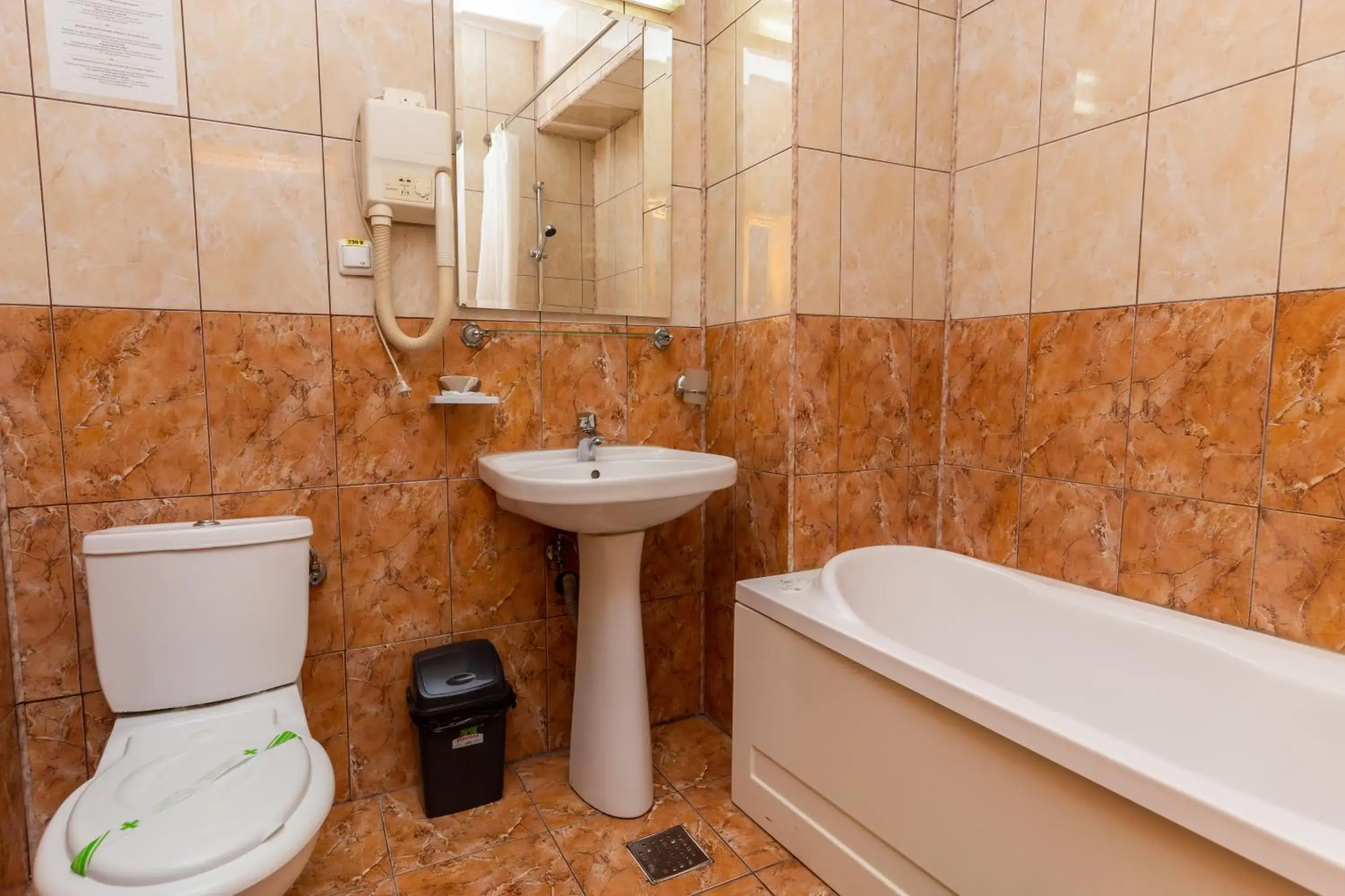 Twin Room in Hotel Sir Colentina Twin Room in Hotel Sir Colentina