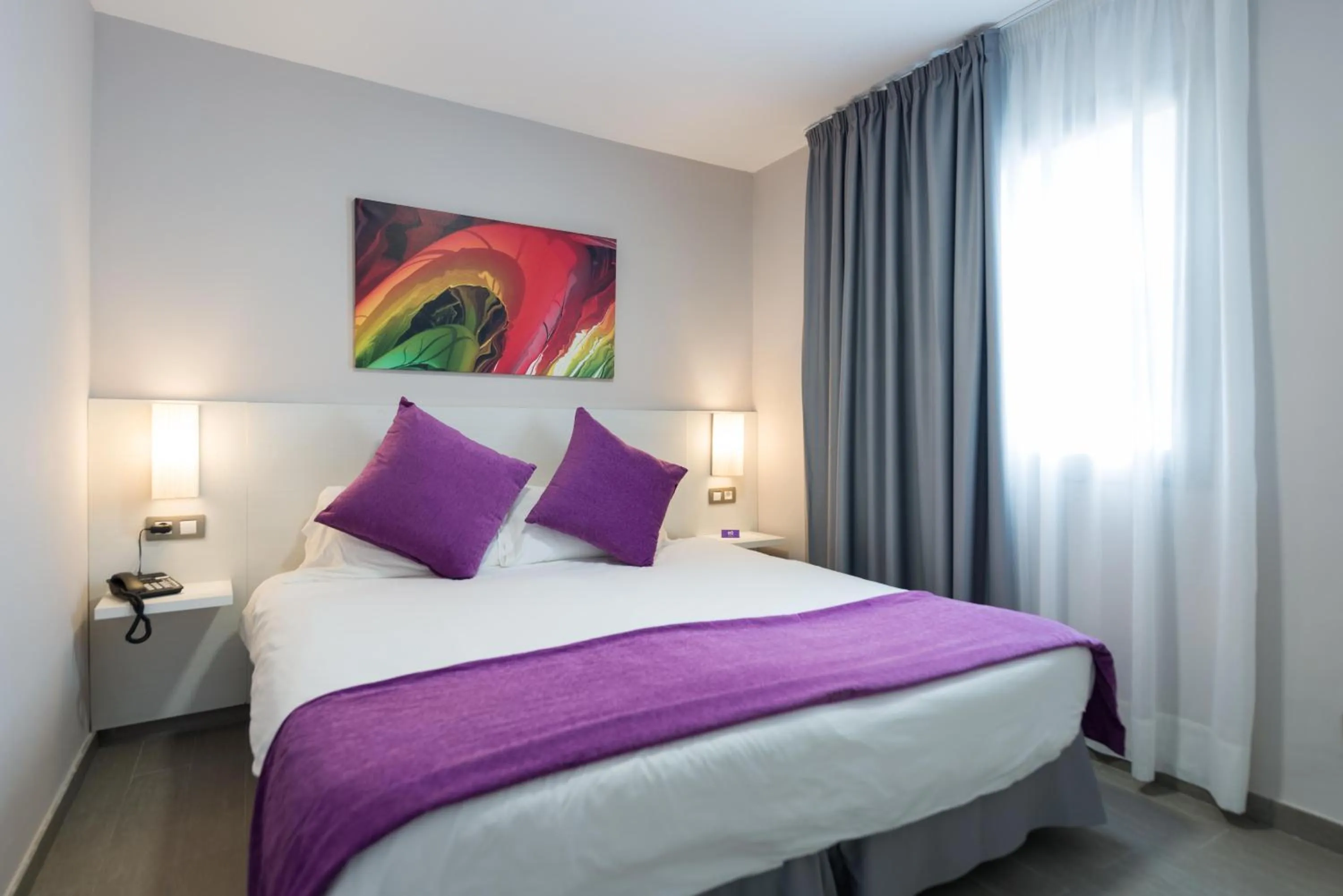 Photo of the whole room, Bed in eó Corona Cedral